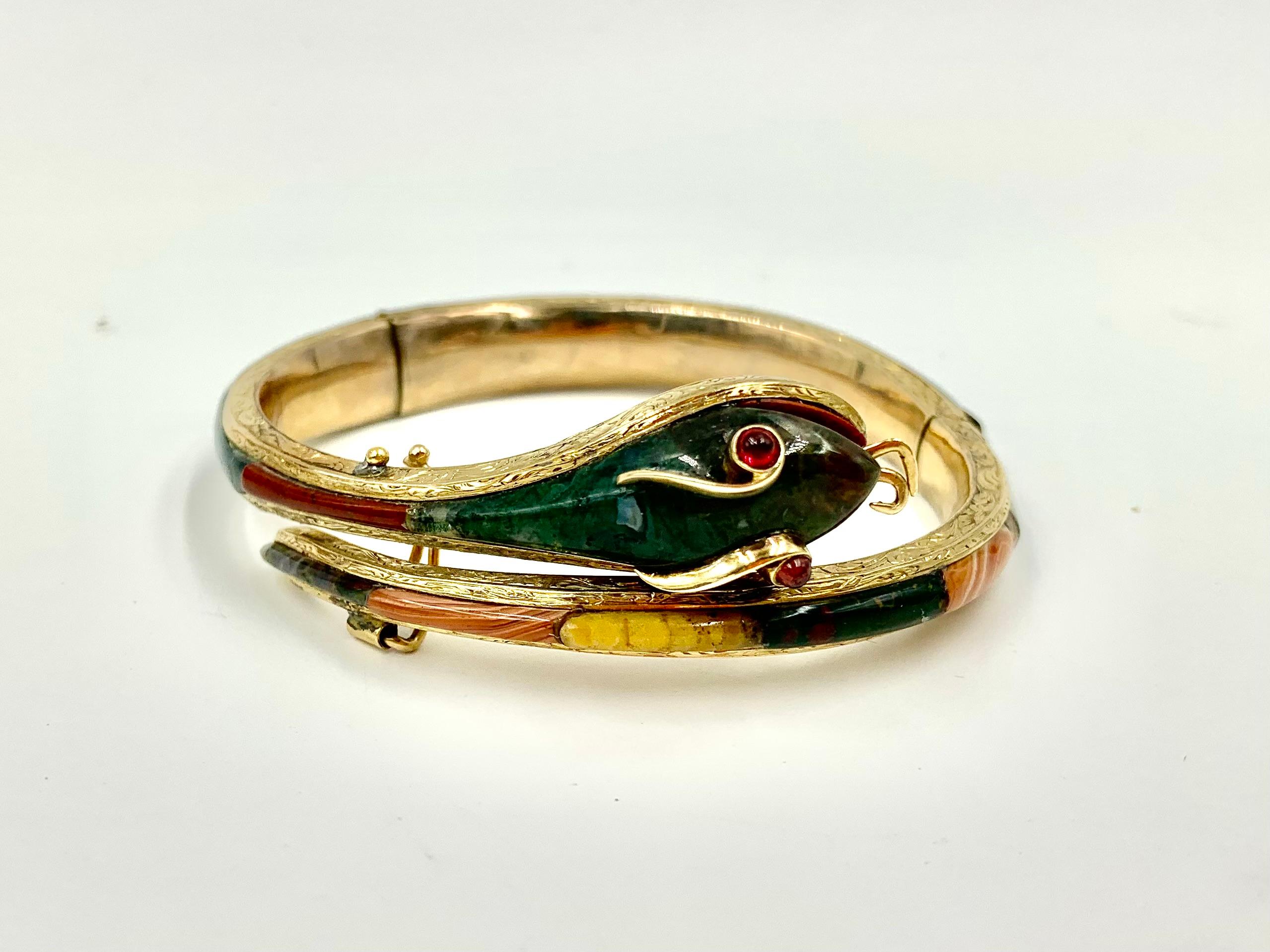 Antique Ruby, Bloodstone, Carnelian, Moss Agate 14K Yellow Gold Snake Bracelet en venta 1