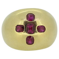 Anello con bombe di rubino antico