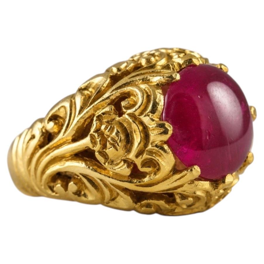 Antique Ruby Cabochon and 18K Yellow Gold Ring
