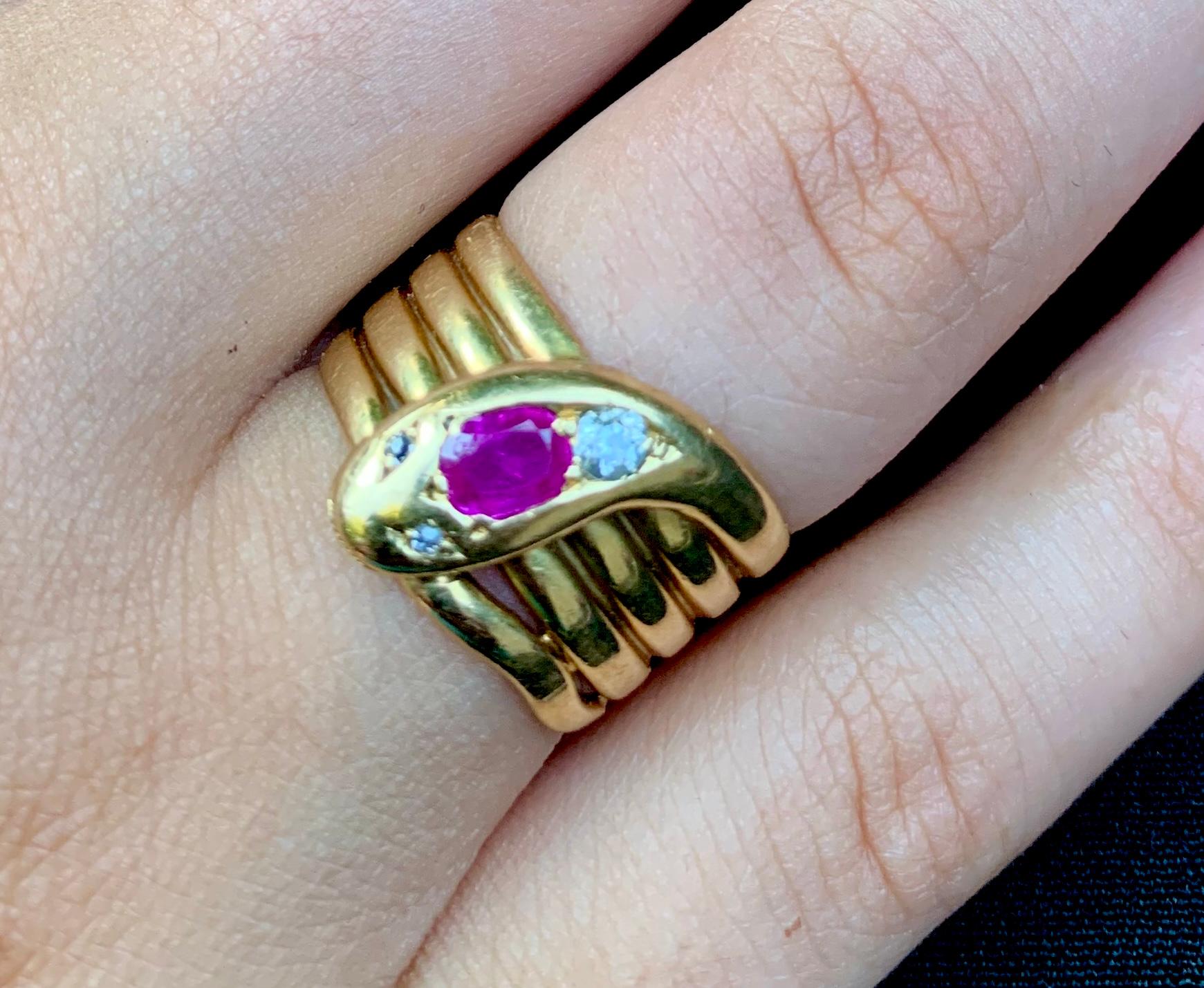 Antique Ruby Diamond 18K Yellow Gold Coiled Snake Ring, Early 20th Century For Sale 5