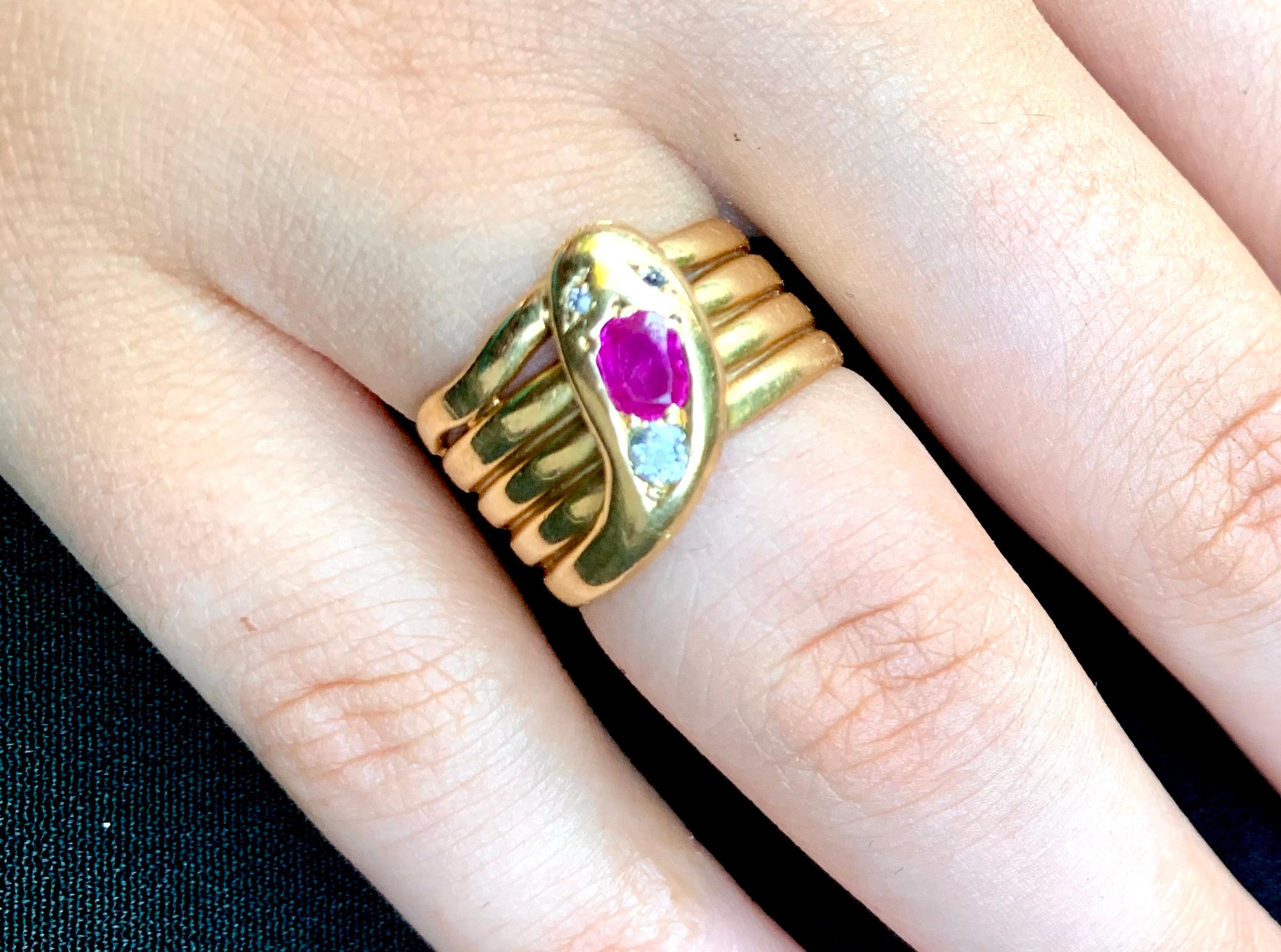 Edwardian Antique Ruby Diamond 18K Yellow Gold Coiled Snake Ring, Early 20th Century For Sale