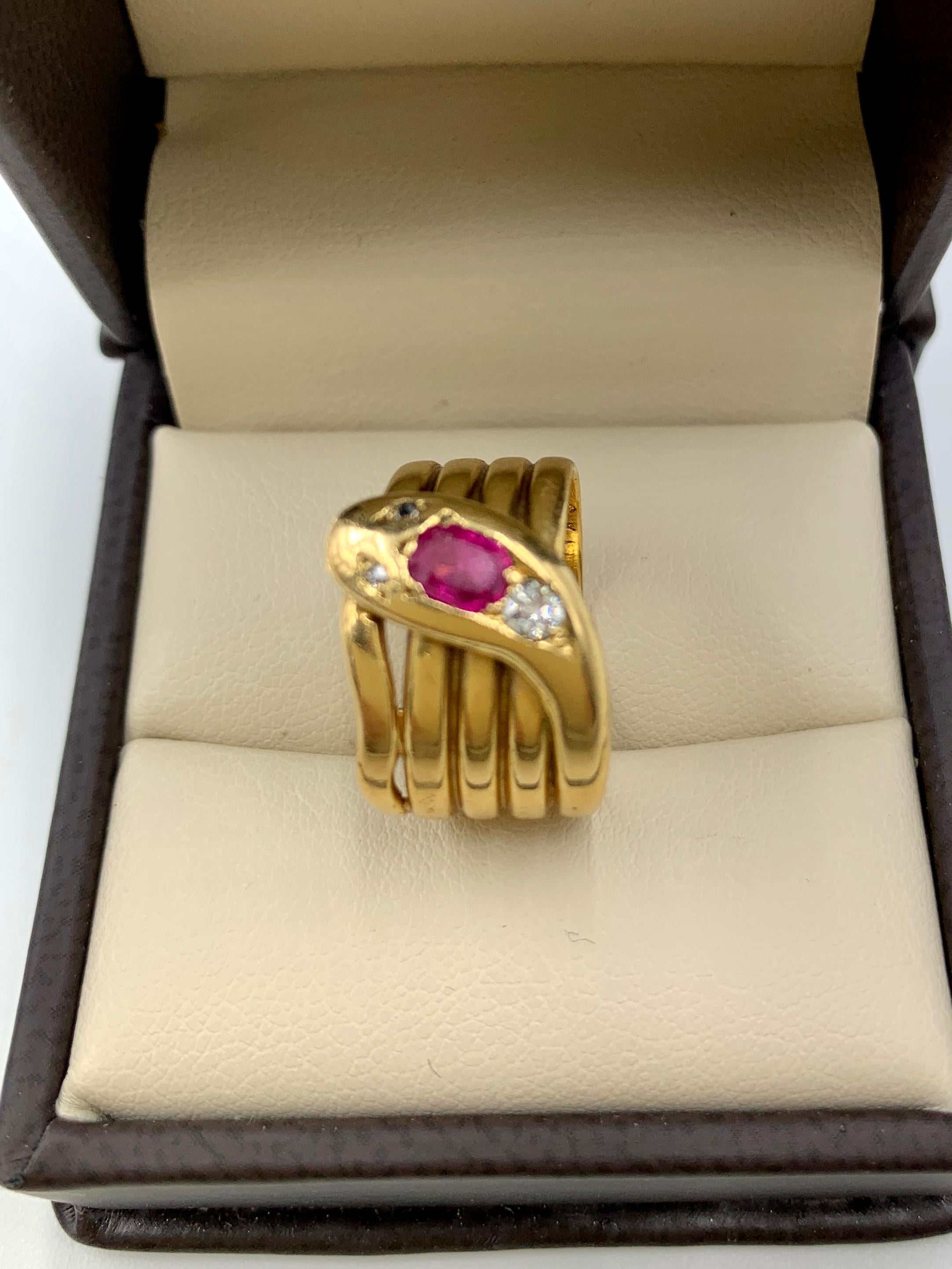 Round Cut Antique Ruby Diamond 18K Yellow Gold Coiled Snake Ring, Early 20th Century For Sale