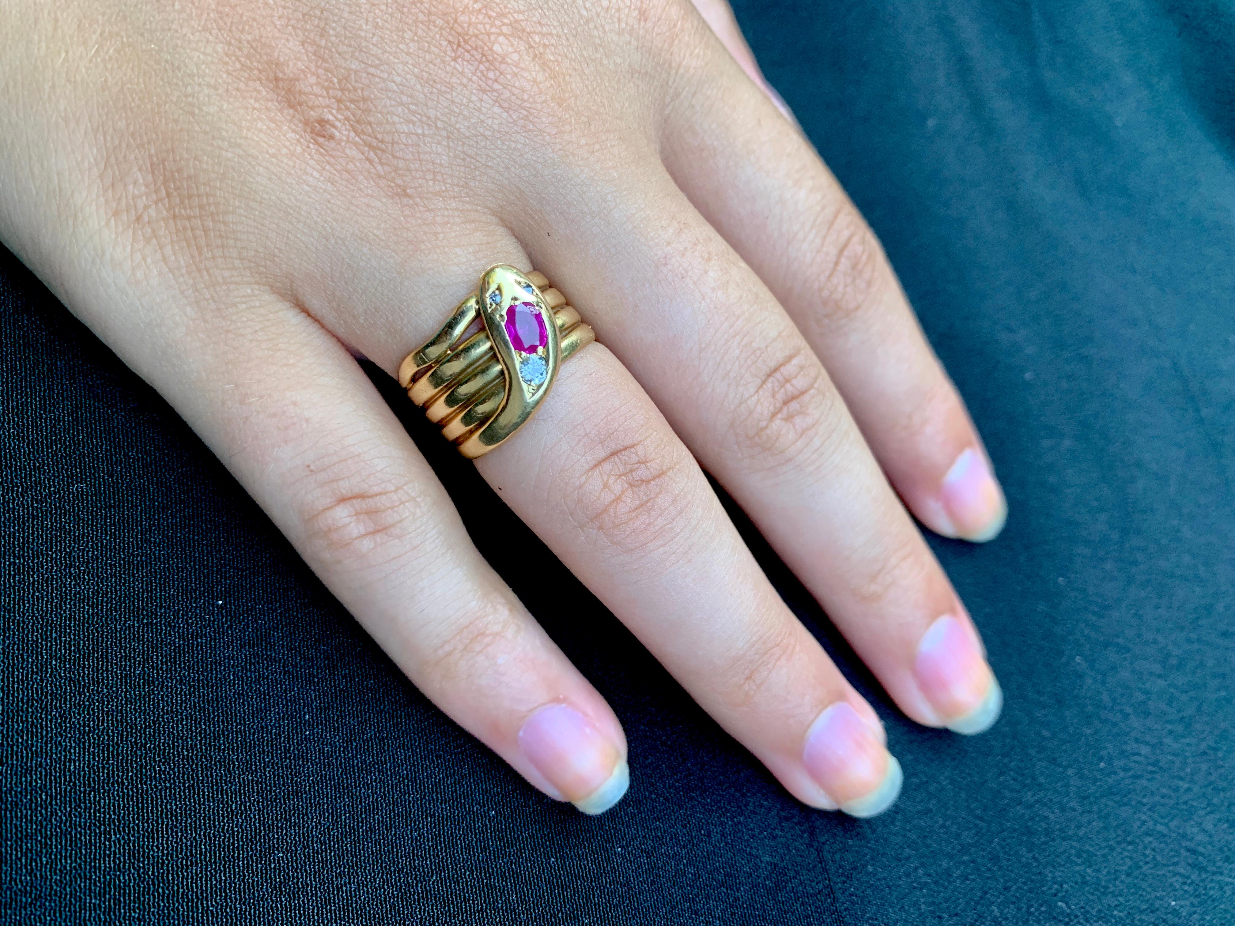 Women's or Men's Antique Ruby Diamond 18K Yellow Gold Coiled Snake Ring, Early 20th Century For Sale