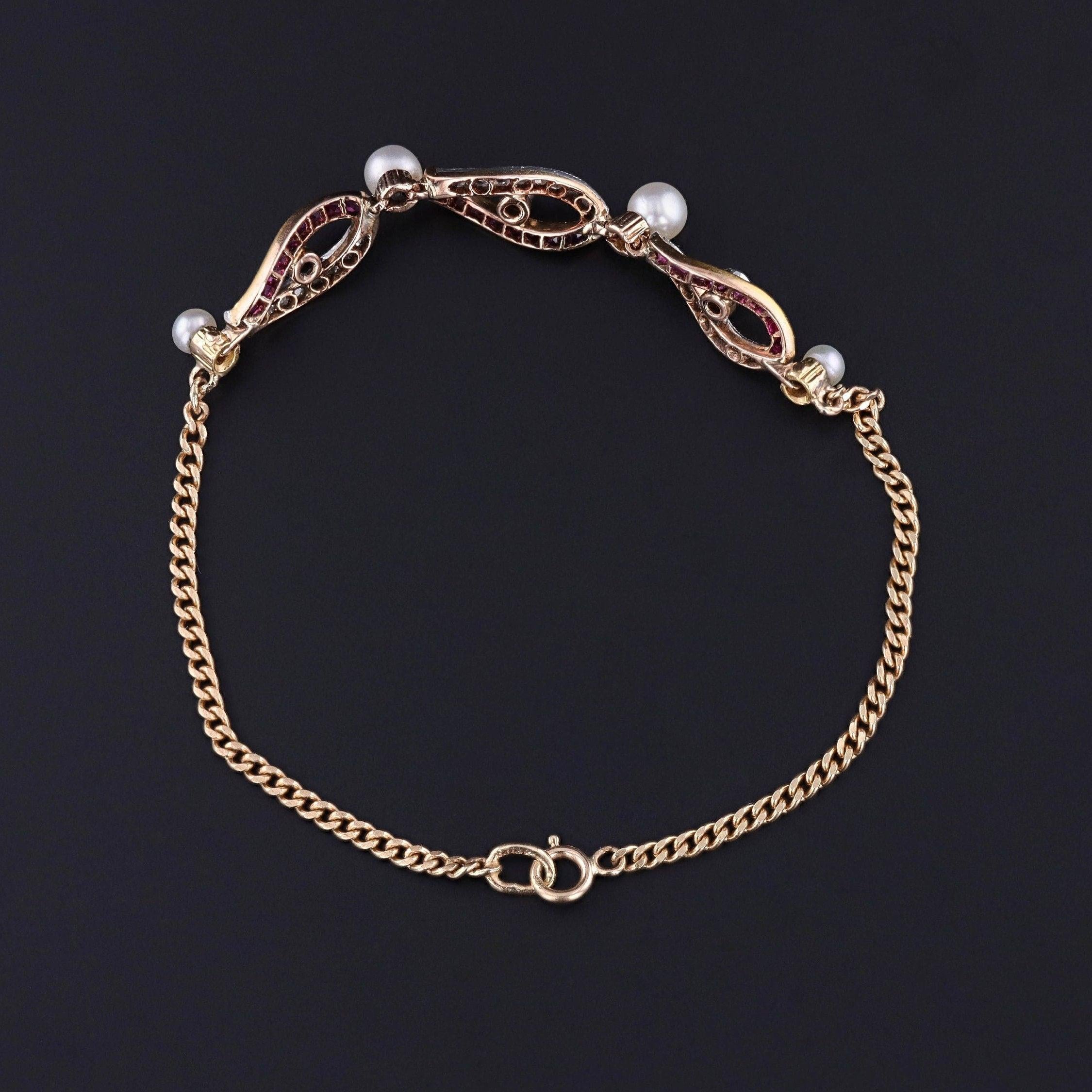 Taille rose Bracelet ancien en or 14k avec rubis, diamants et perles en vente