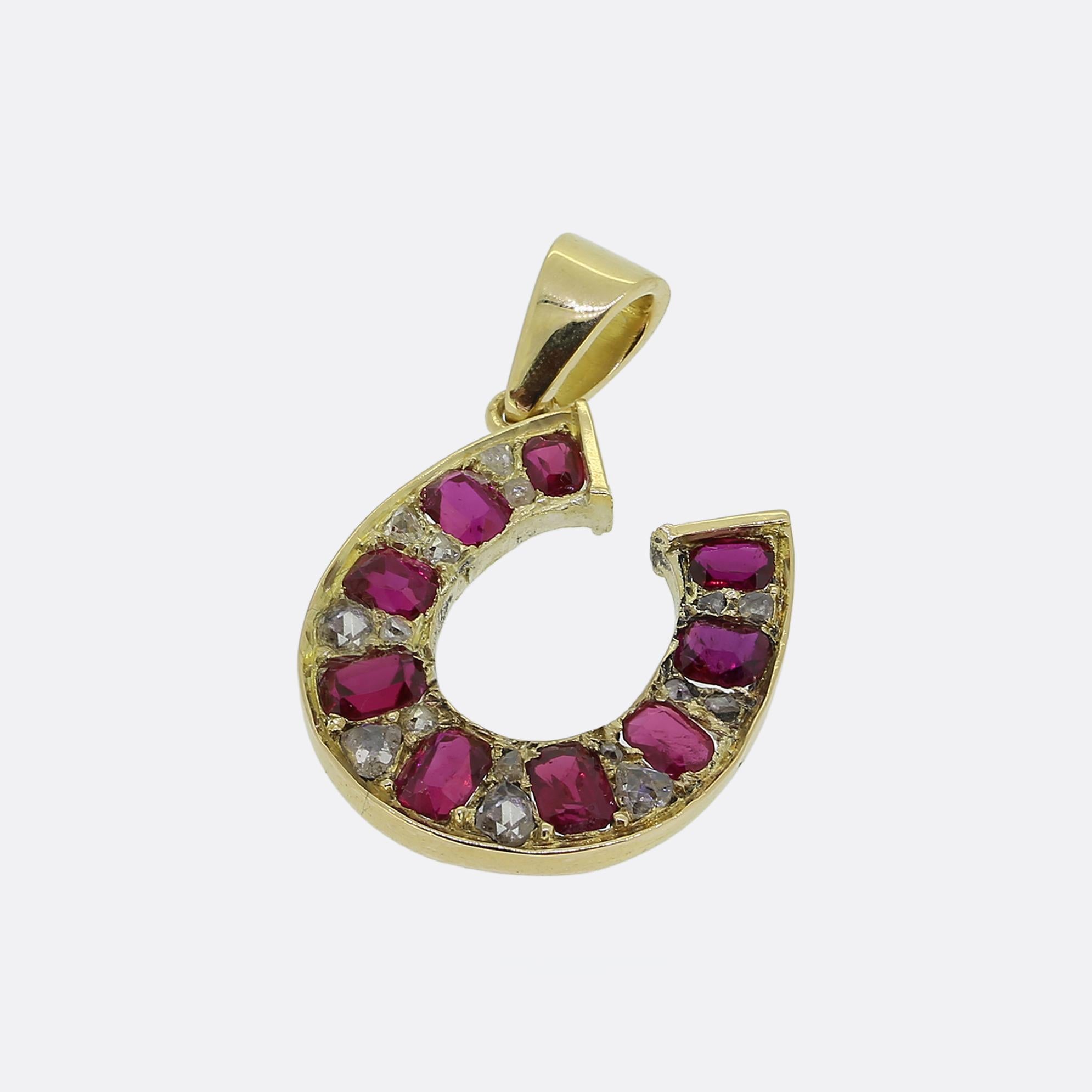 Antique Ruby Diamond Horseshoe Pendant en Bueno estado para la venta en London, GB
