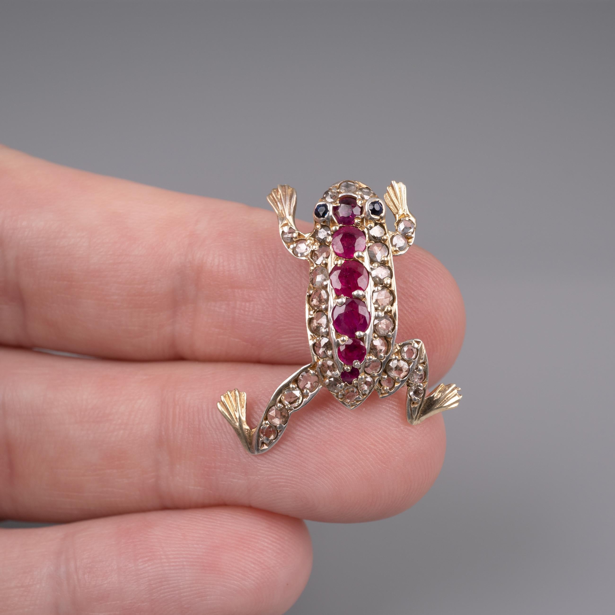 Antique Ruby Diamond and Sapphire Cute Frog Brooch 14 Karat Gold In Good Condition In Preston, Lancashire
