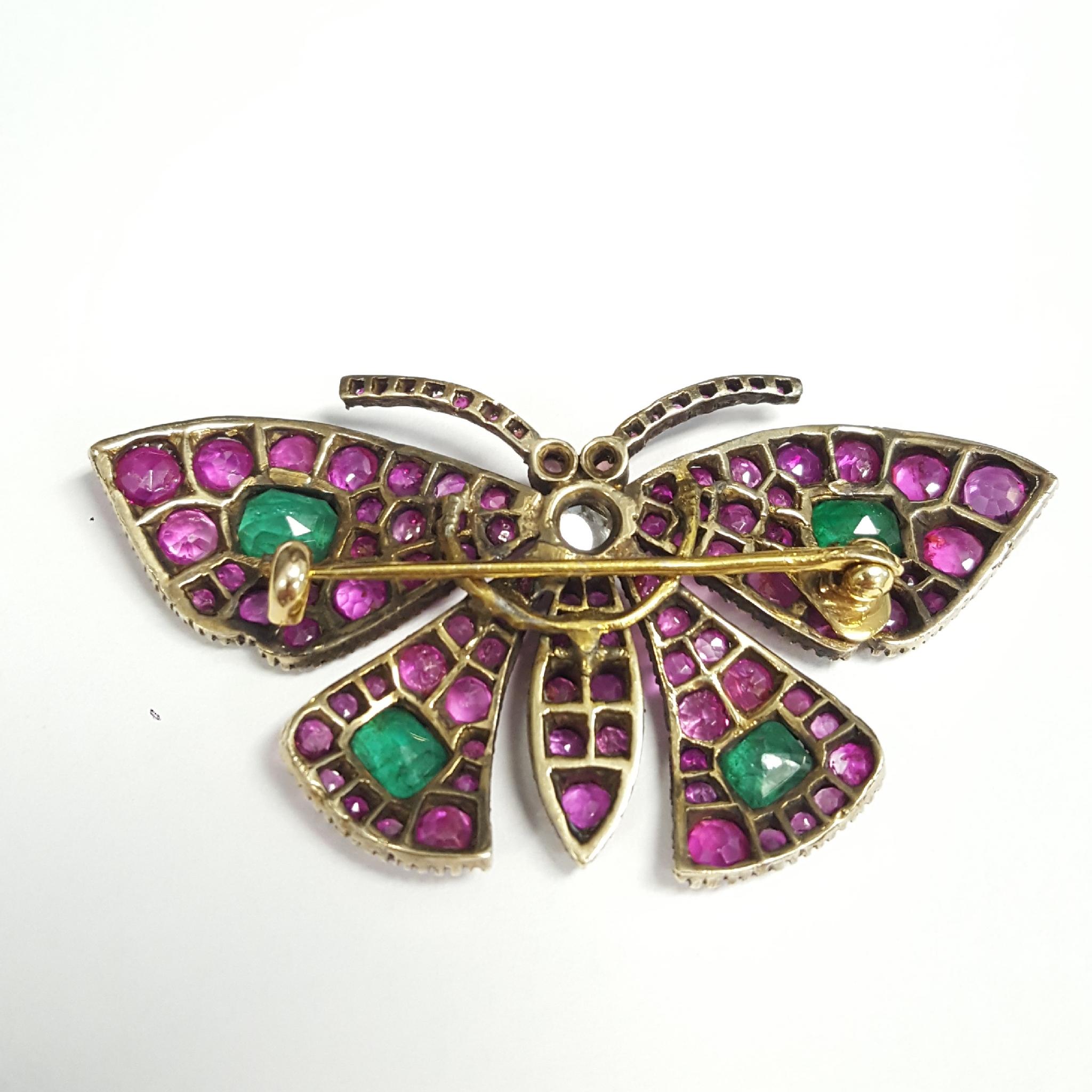 Antique Ruby, Emerald, Diamond Butterfly Brooch In Good Condition For Sale In Lake Forest, IL