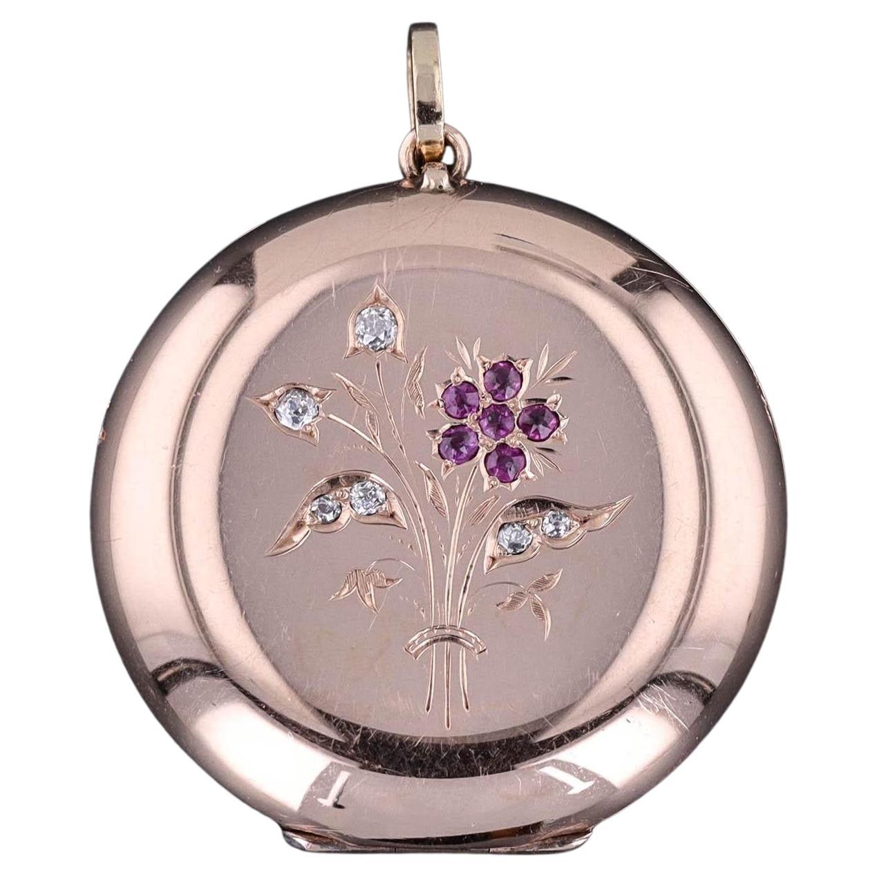 Antiguo Relicario Flor de Rubí de Oro Rosa de 14k