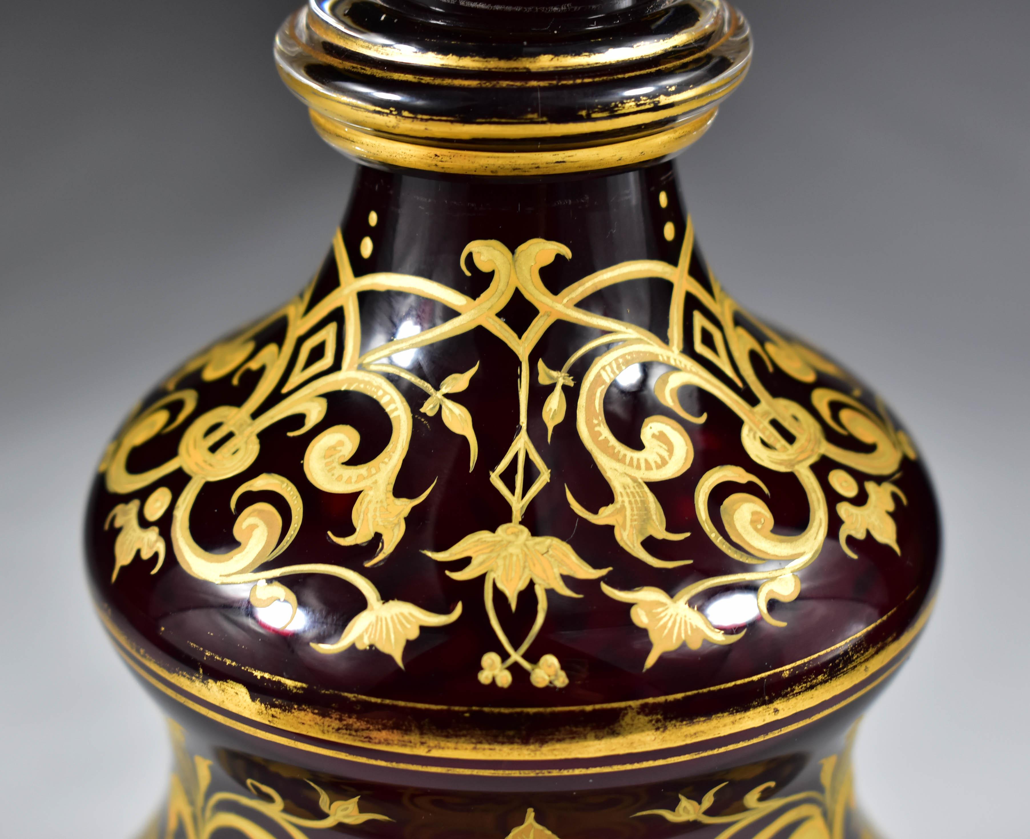 Antiguo Decantador de Vidrio Rubí - Pintado Dorado Siglo XIX en venta 4