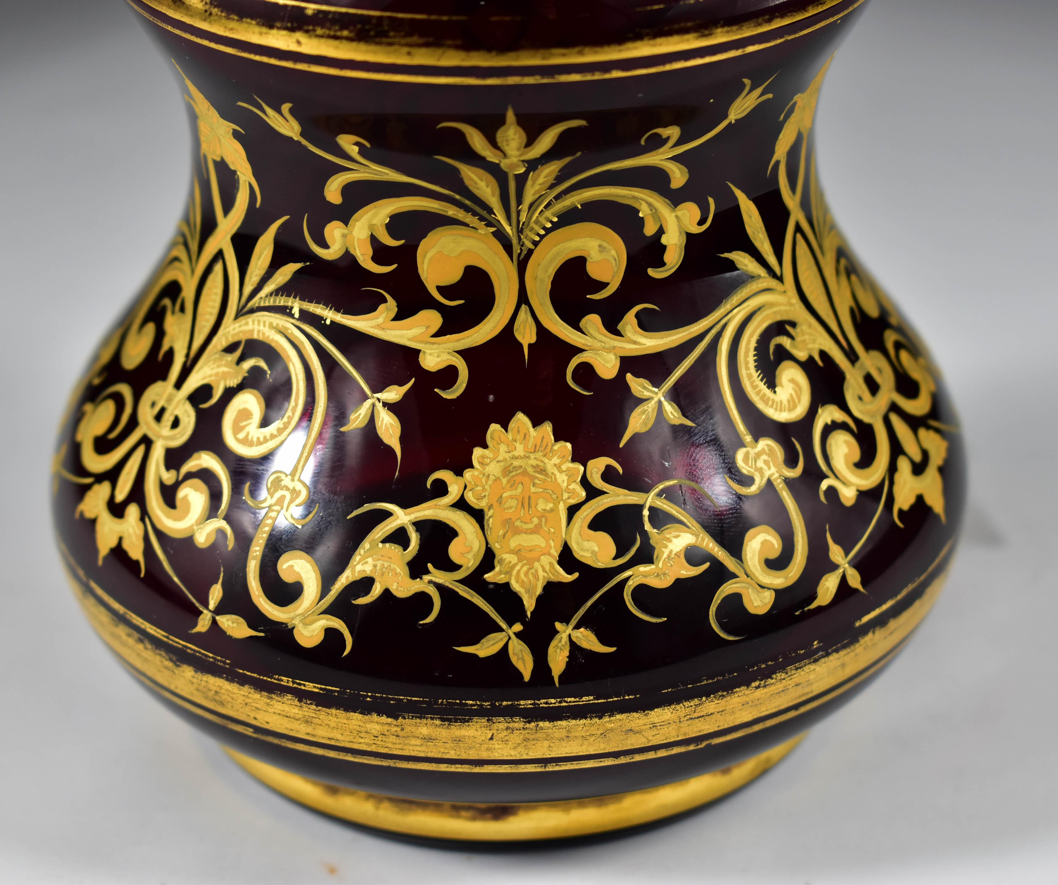 Antiguo Decantador de Vidrio Rubí - Pintado Dorado Siglo XIX en venta 6