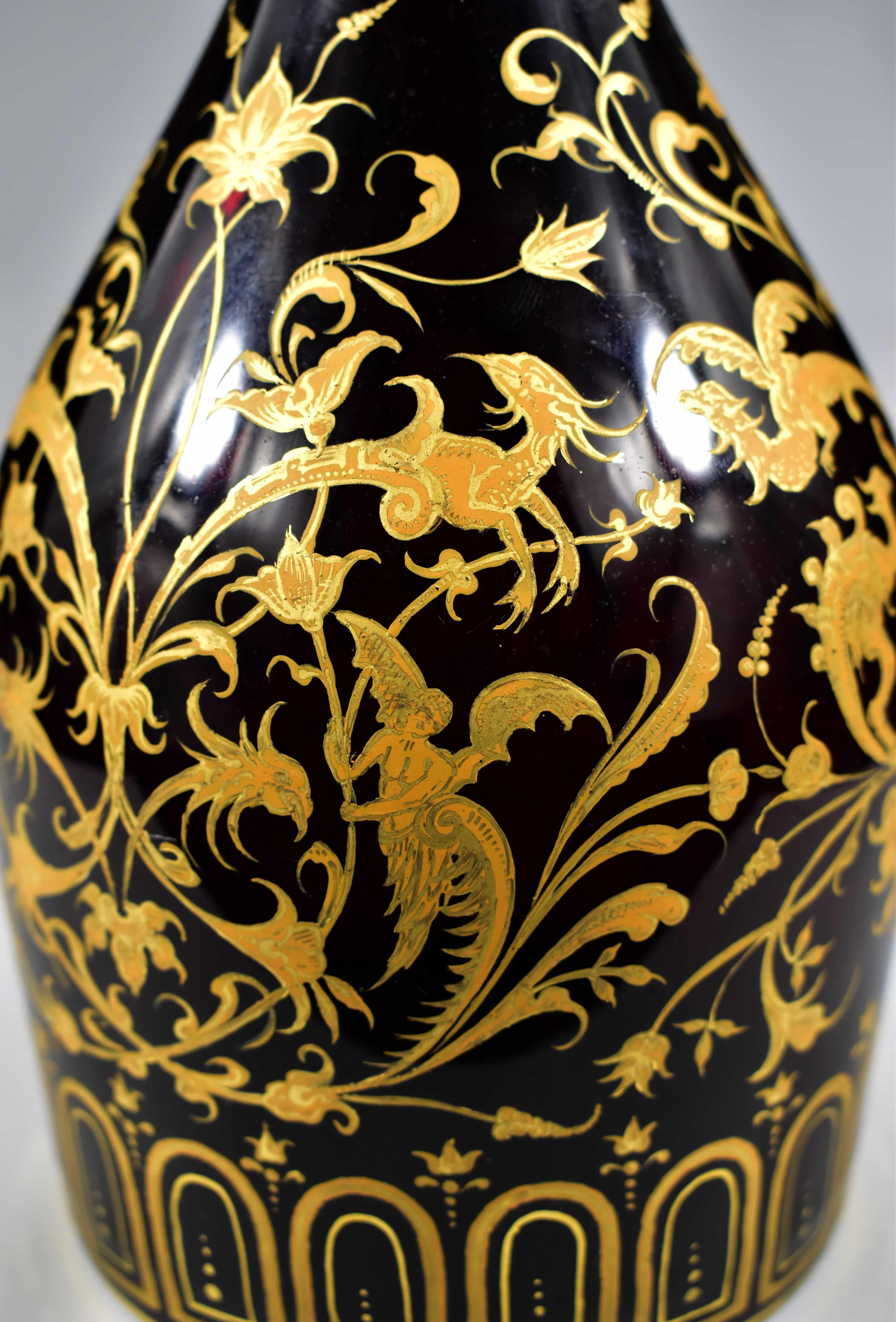 Antiguo Decantador de Vidrio Rubí - Pintado Dorado Siglo XIX en venta 7