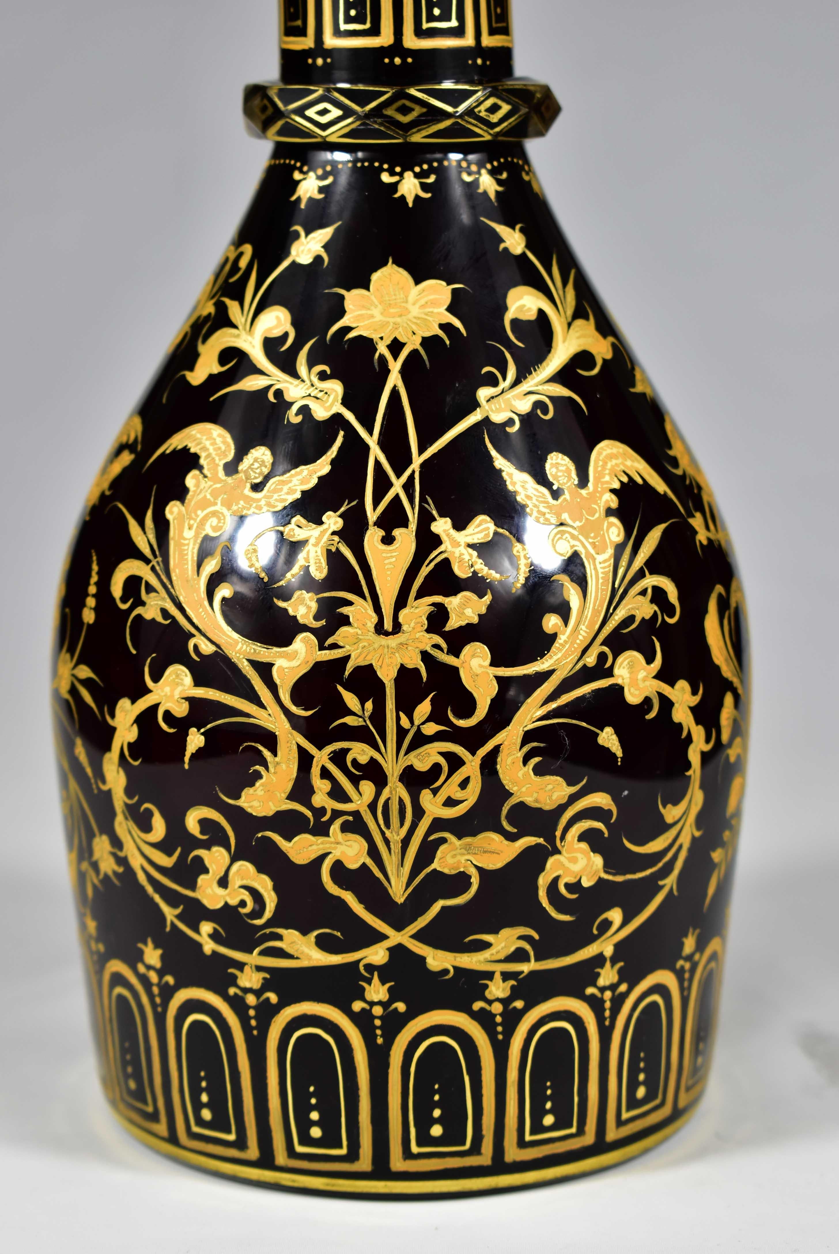 Antiguo Decantador de Vidrio Rubí - Pintado Dorado Siglo XIX en venta 1