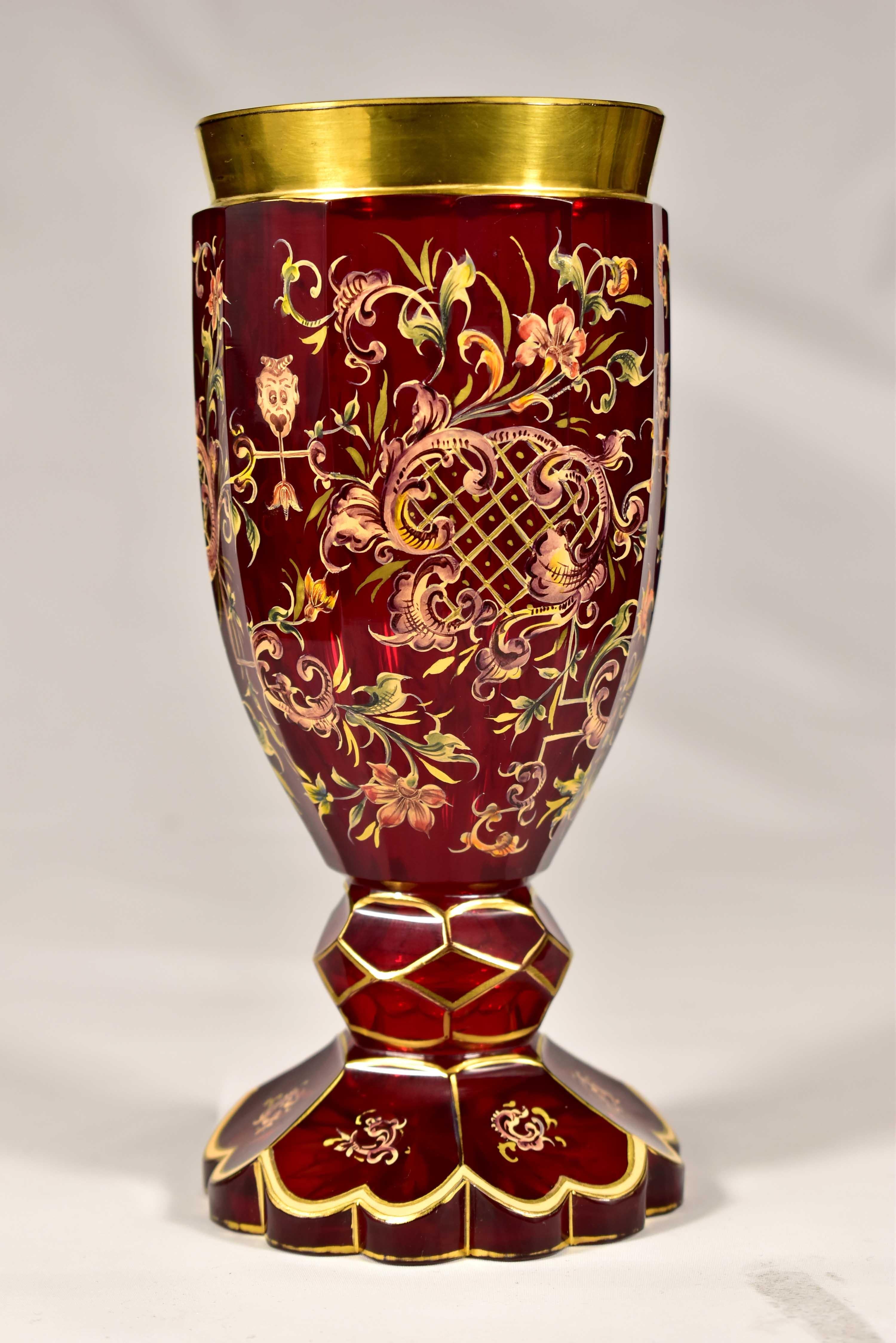 Antigua copa de Rubí Pintada Vidrio de Bohemia del siglo XX Biedermeier en venta