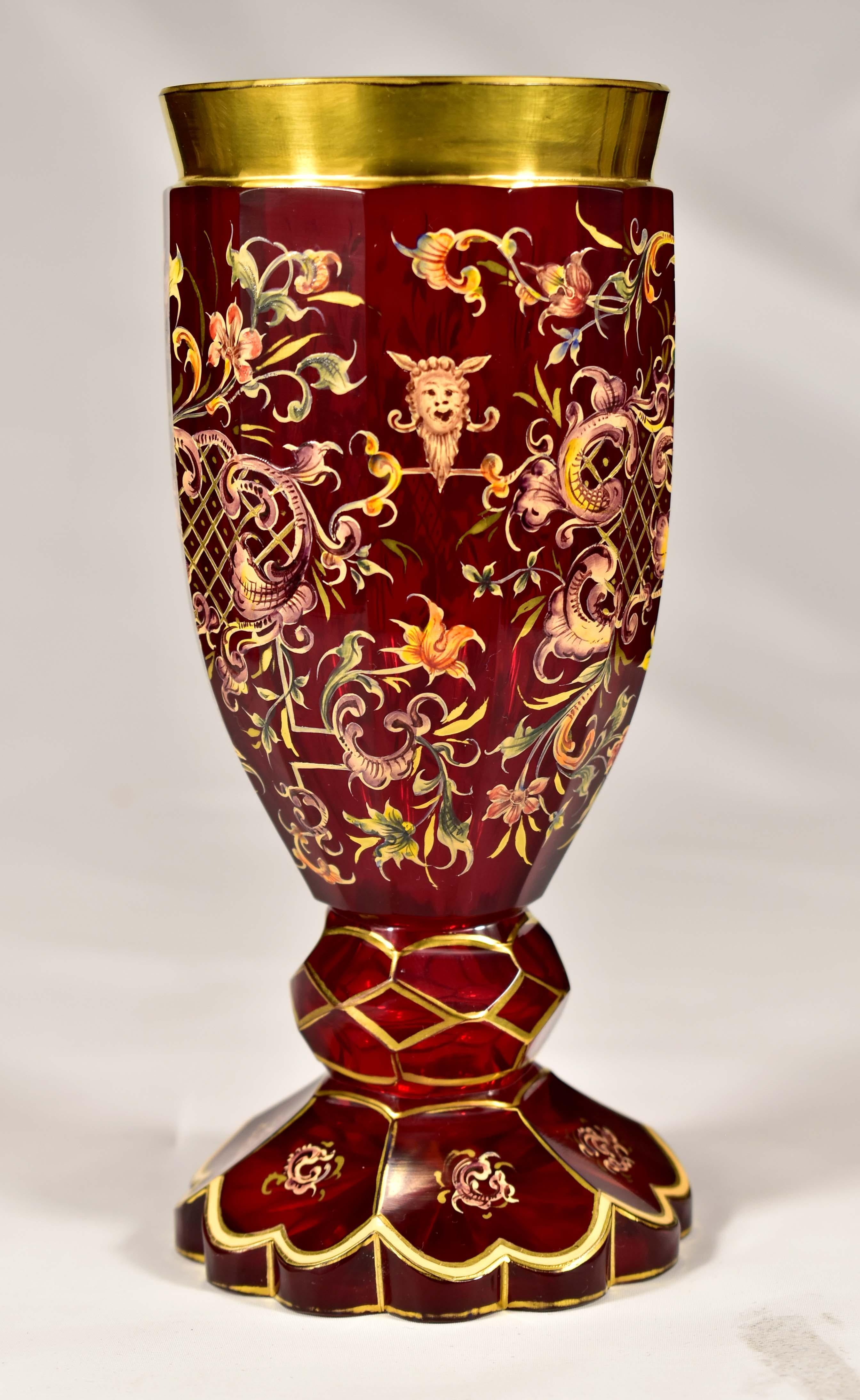Antigua copa de Rubí Pintada Vidrio de Bohemia del siglo XX Hecho a mano en venta