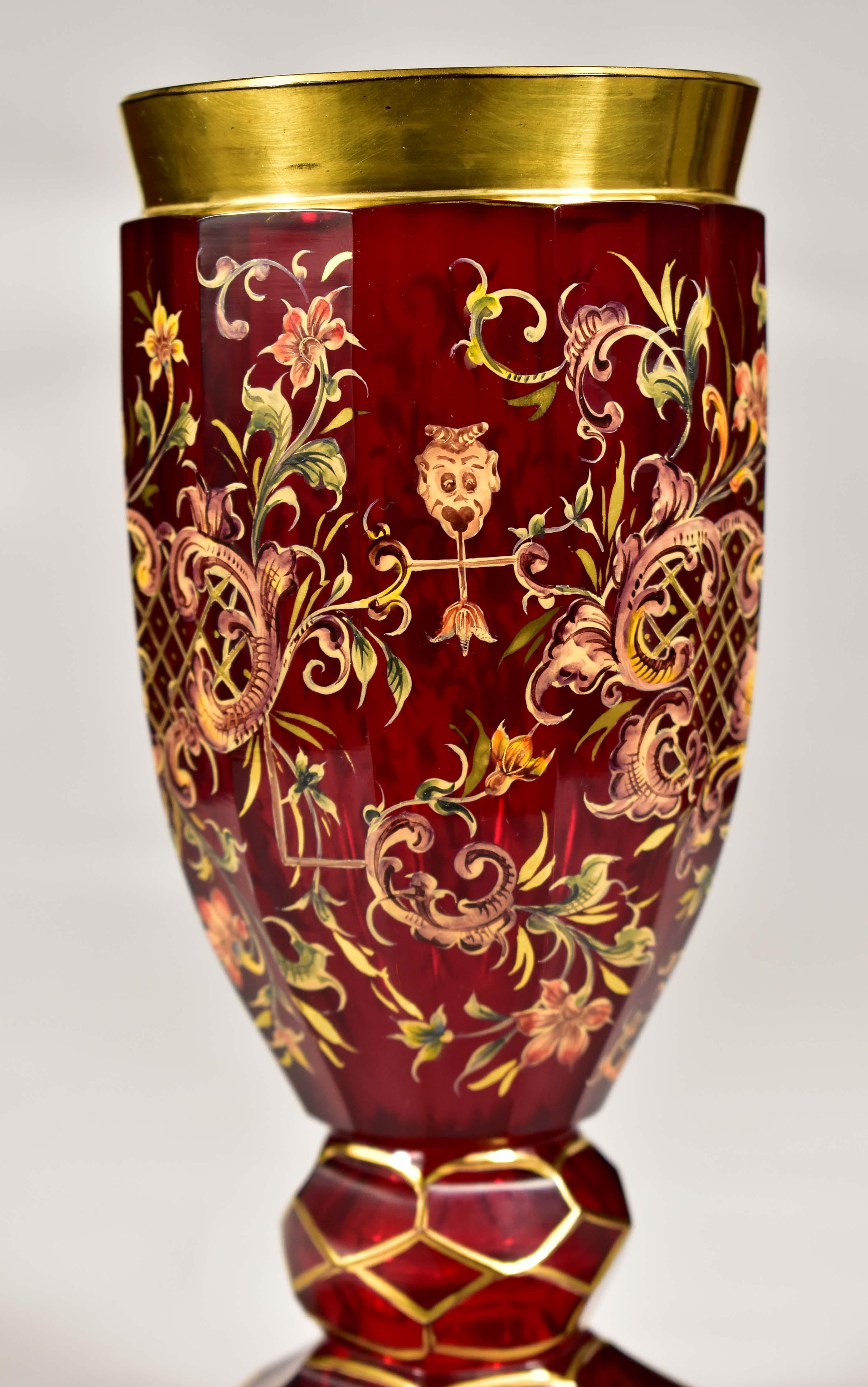 Antigua copa de Rubí Pintada Vidrio de Bohemia del siglo XX en venta 3