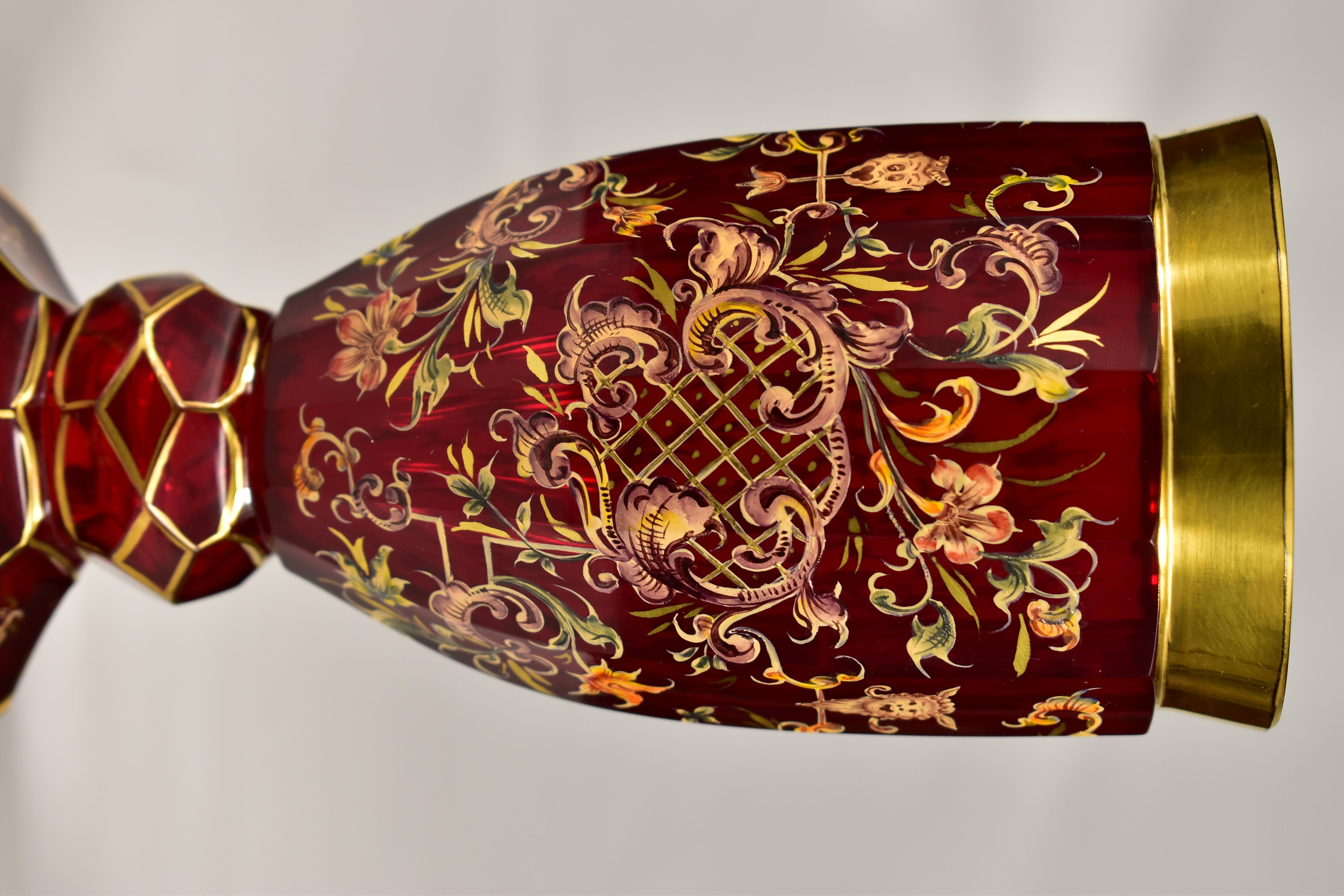 Antigua copa de Rubí Pintada Vidrio de Bohemia del siglo XX en venta 4