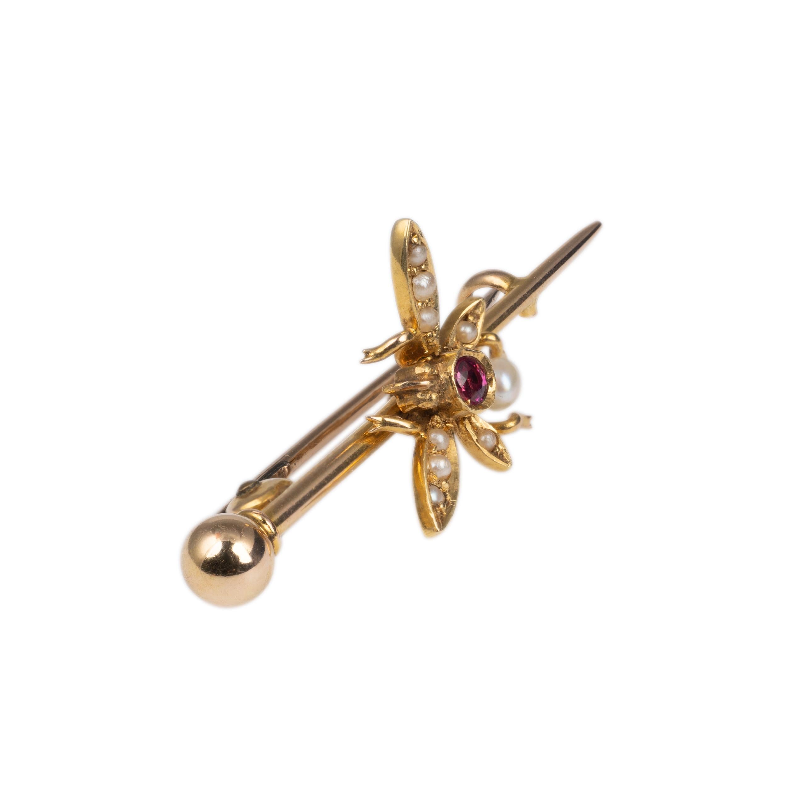 Art Nouveau Antique Ruby Pearls Insect Bee Brooch, 15 Carat Yellow Gold, circa 1910 For Sale