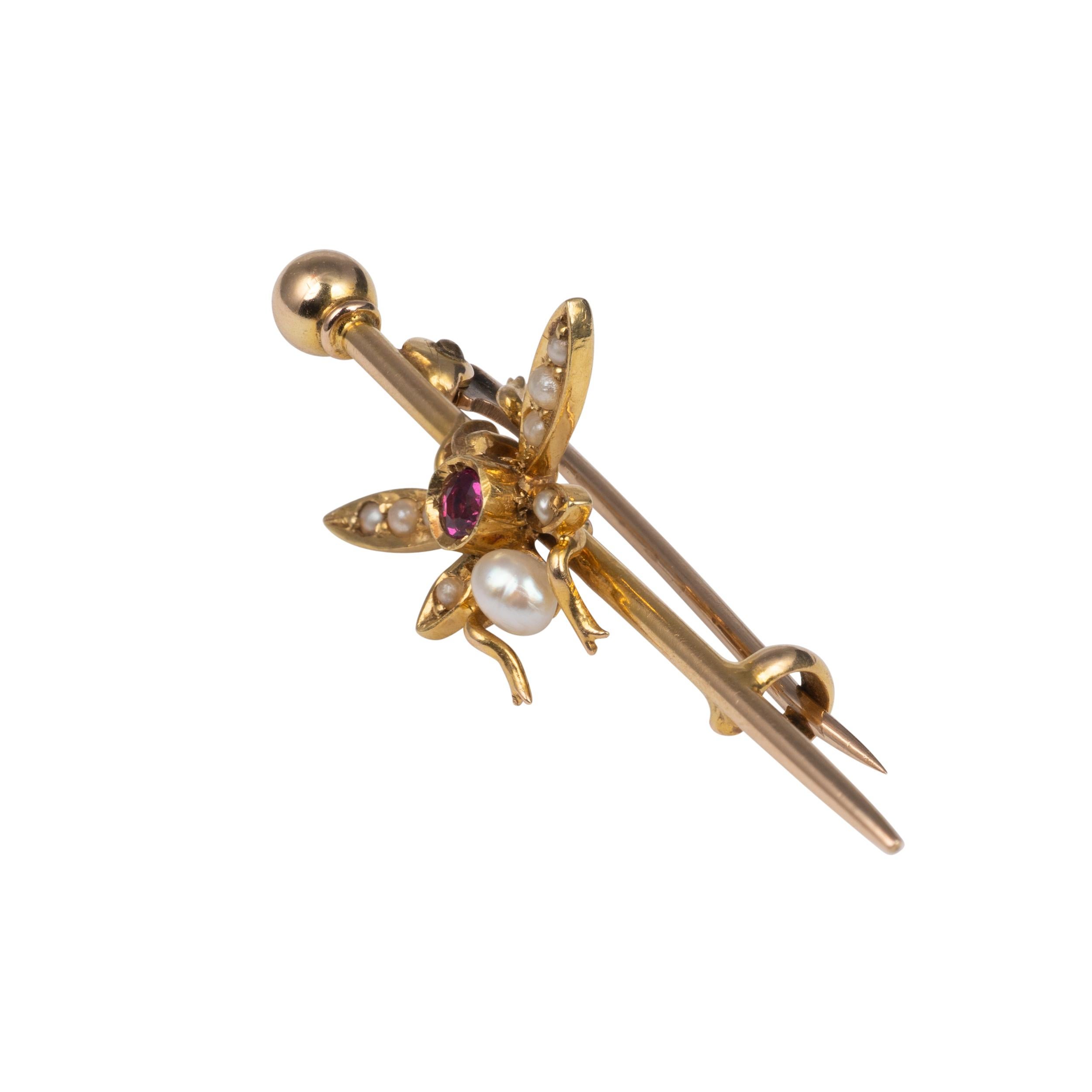 Round Cut Antique Ruby Pearls Insect Bee Brooch, 15 Carat Yellow Gold, circa 1910 For Sale