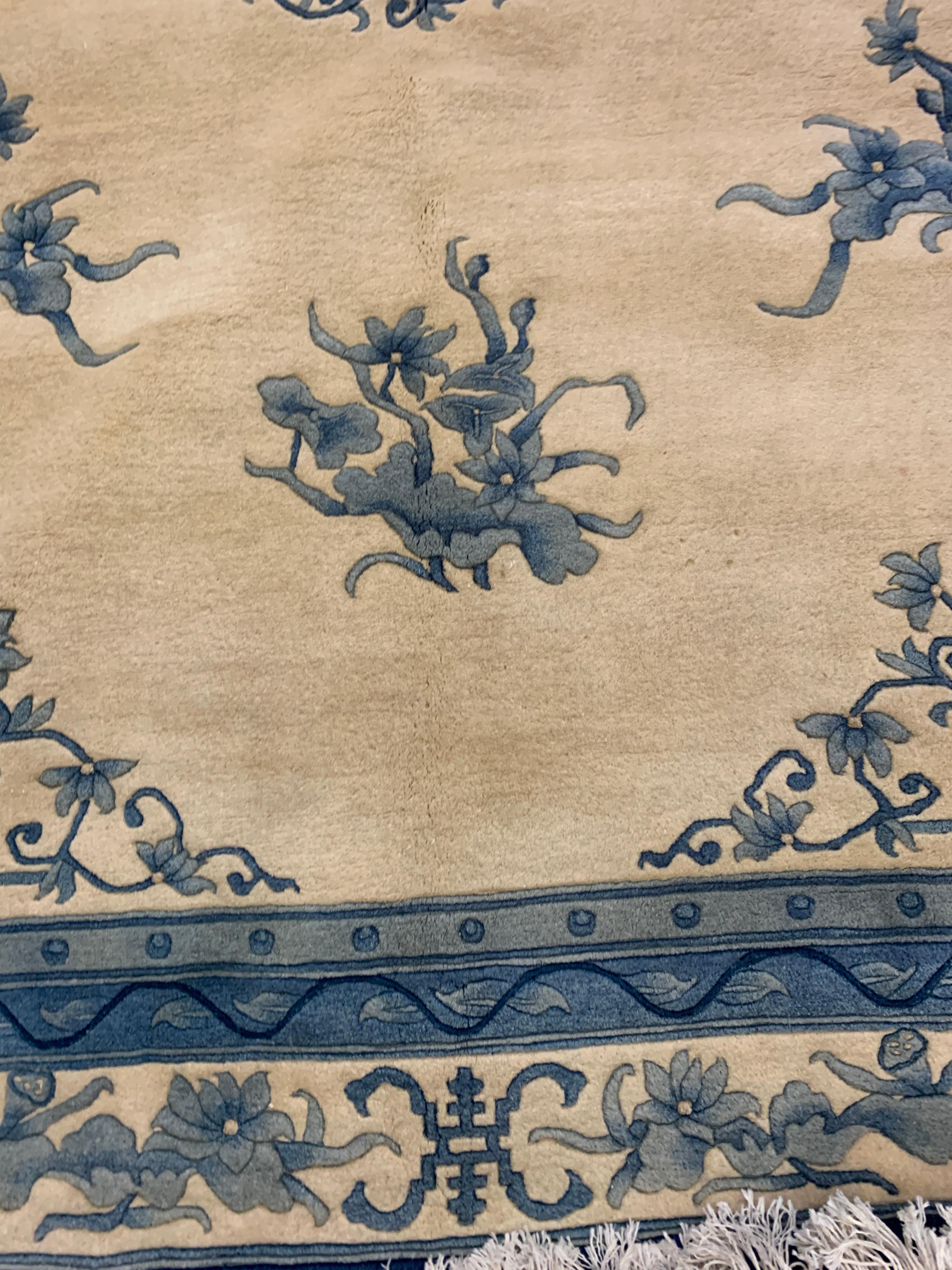 Teinture végétale Tapis ancien chinois Art Déco Tapis oriental fait à la main bleu crème  Tapis d'intérieur en vente