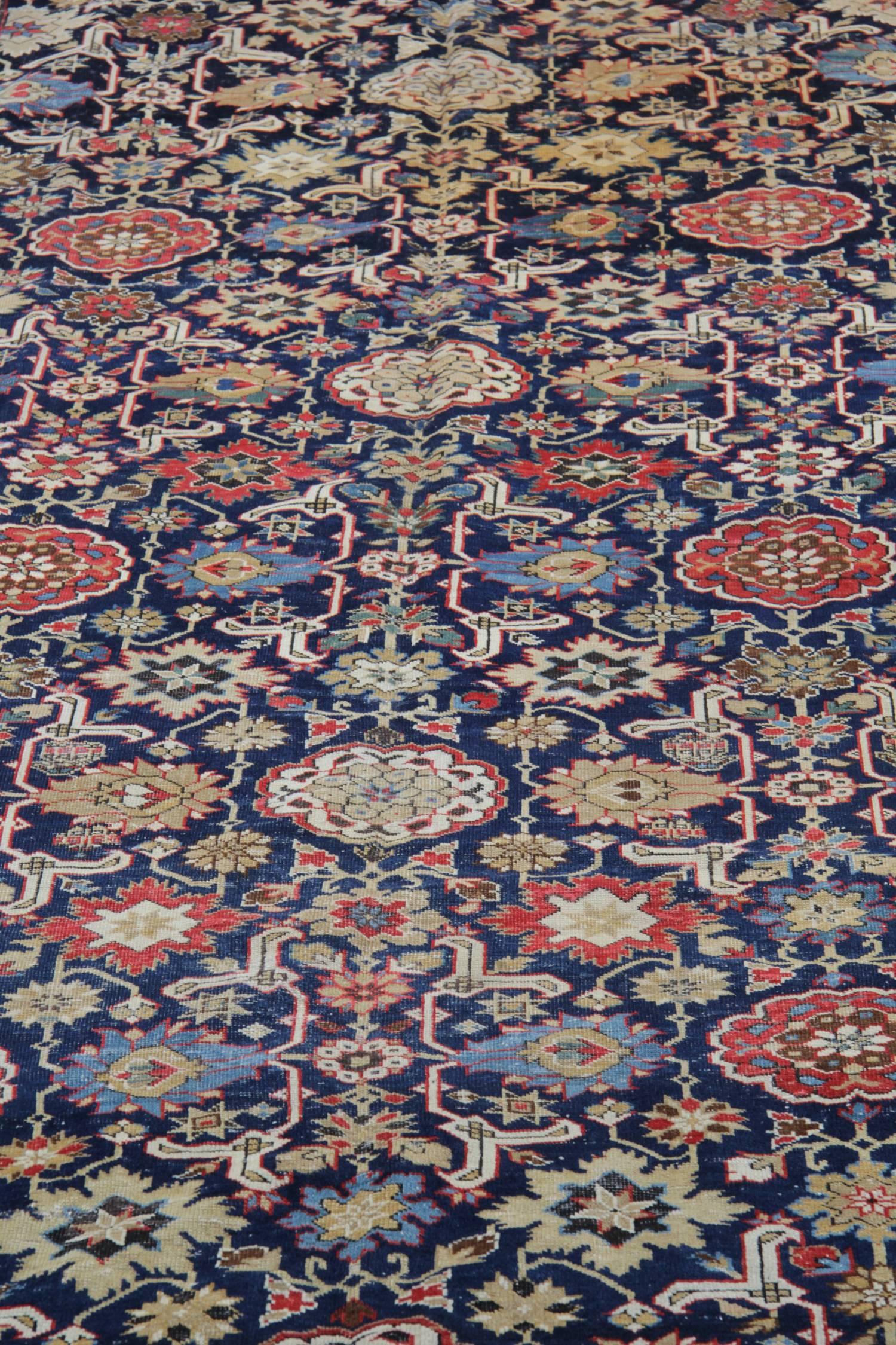 Antique Rug Floral Handmade Rug Oriental Caucasian Carpet Kuba Living Room Rug In Excellent Condition For Sale In Hampshire, GB