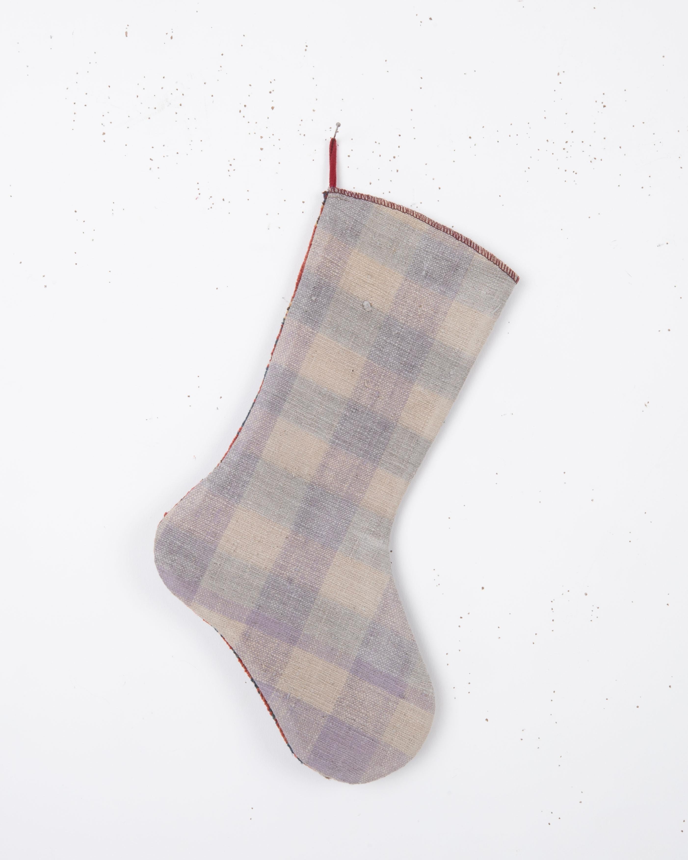 Antiker Teppich Fragment Weihnachtsstrumpf (Stammeskunst) im Angebot