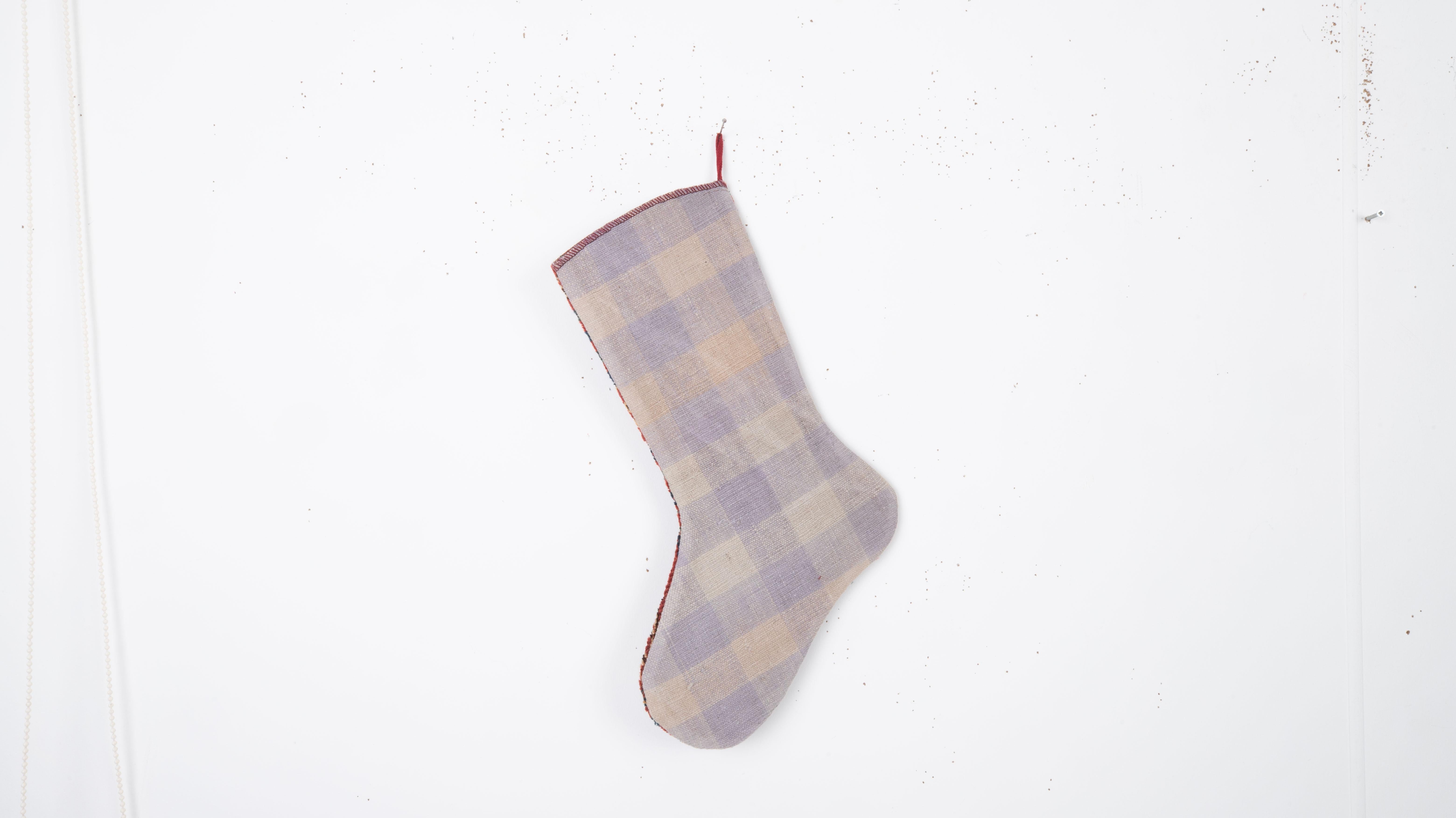 Tribal Fragment de tapis ancien bas de Noël en vente