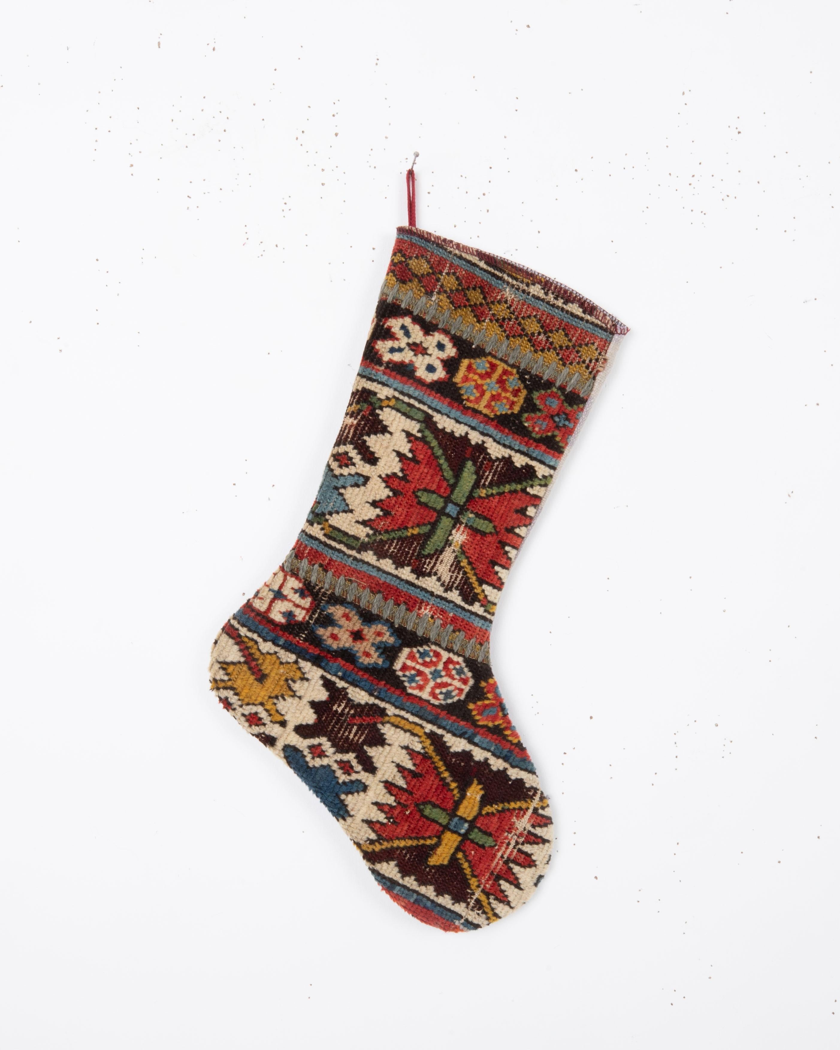 Antiker Teppich Fragment Weihnachtsstrumpf im Zustand „Relativ gut“ im Angebot in Istanbul, TR