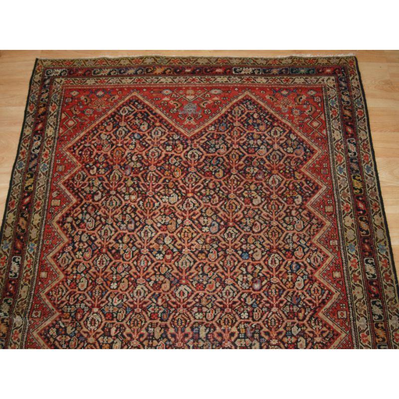 Antique Rug from The Town Of Malayer In Good Condition For Sale In Moreton-In-Marsh, GB