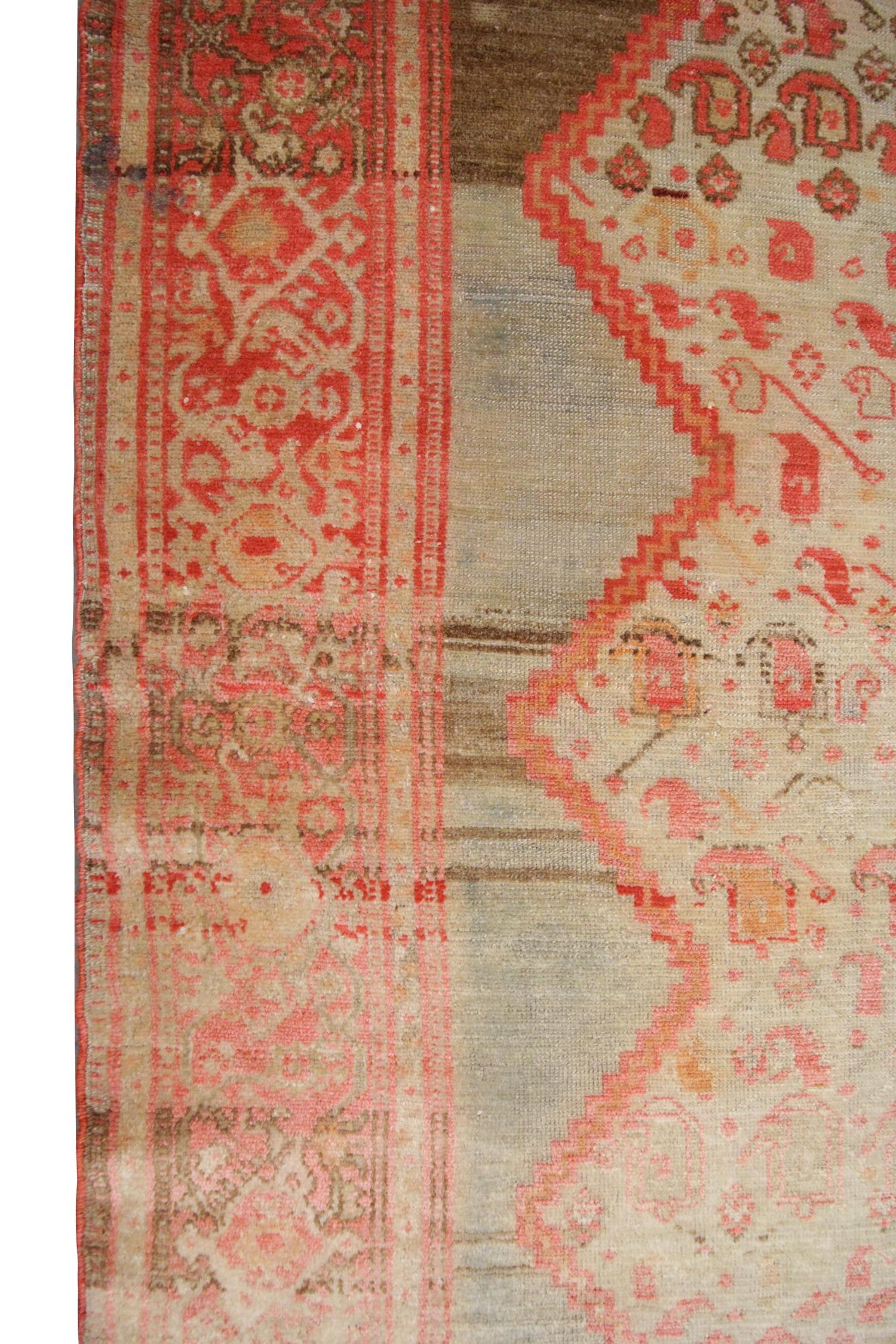 Turc Antique Rug Hand woven Turkish Rug:: Wool Carpet as Living Room Rug for Sale en vente