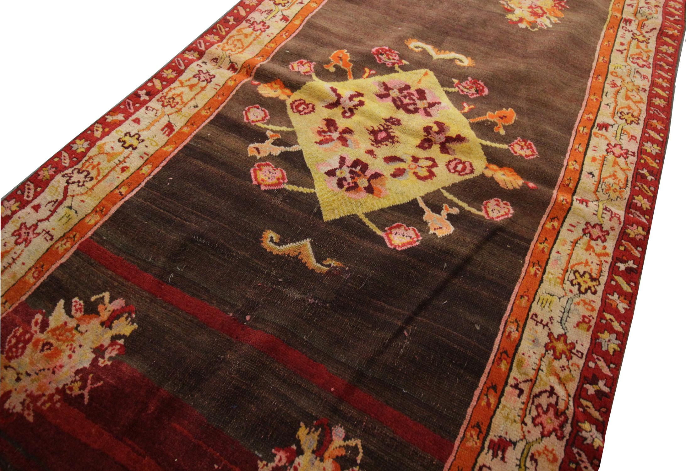 Tribal Antique Rug, Handmade Carpet Central Medallion Oriental Living Room Rugs Sale For Sale
