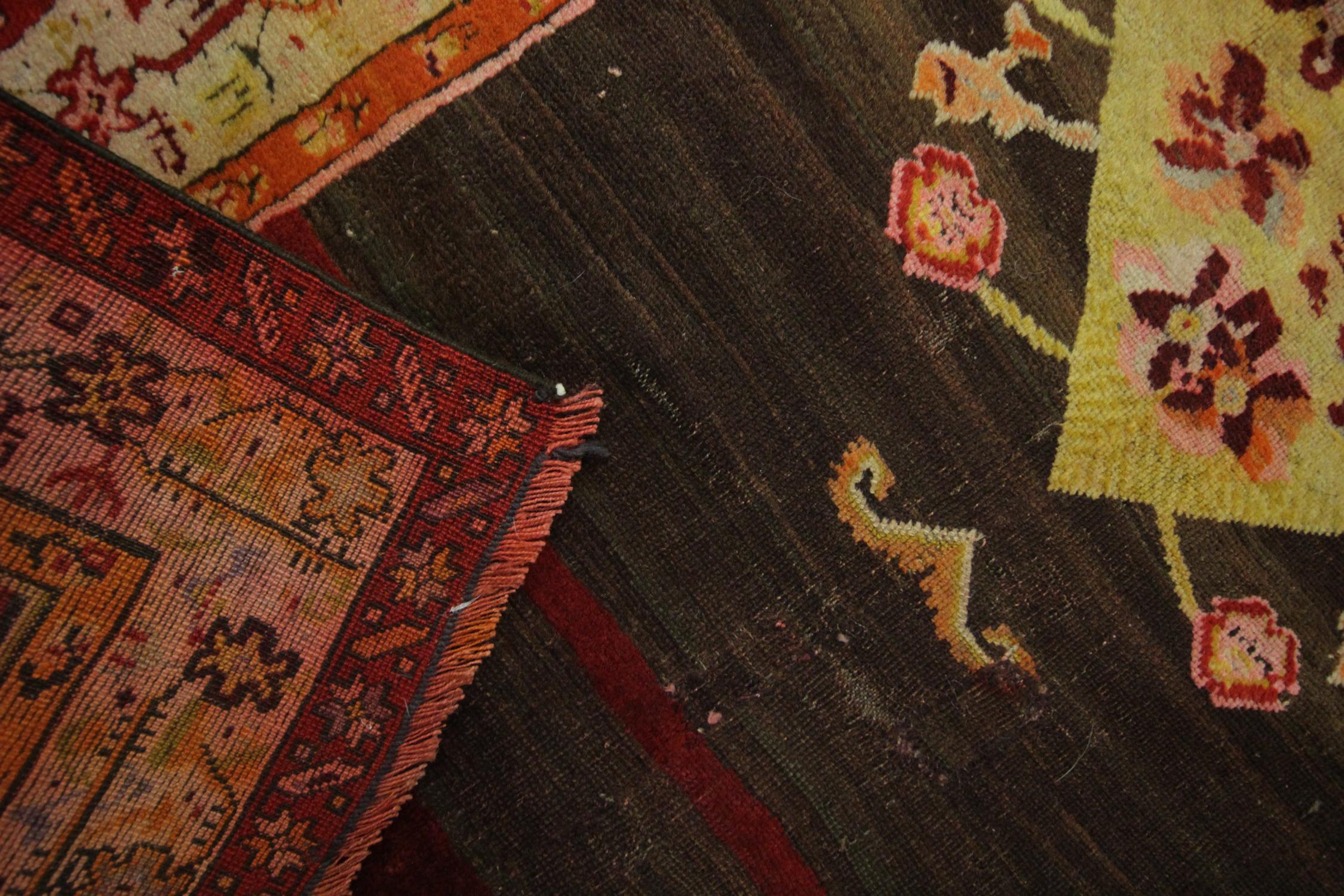 Tapis ancien:: tapis fait main:: médaillon central:: tapis de salon oriental vente Excellent état - En vente à Hampshire, GB