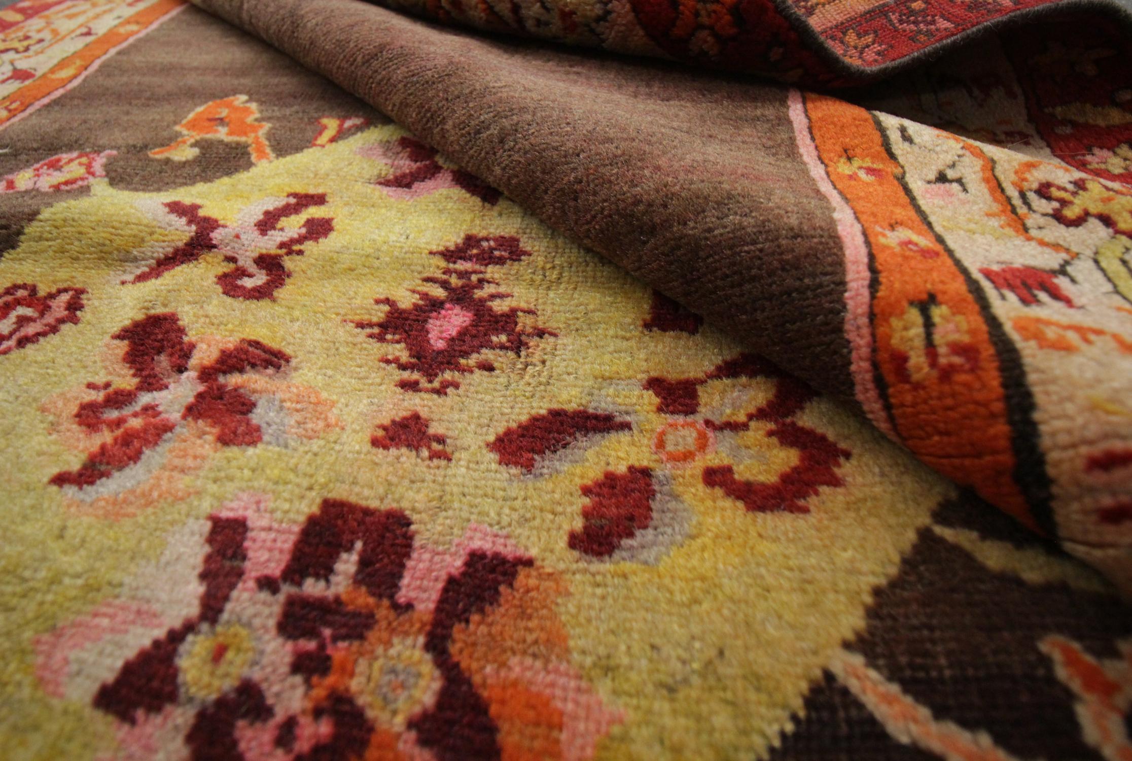 Antique Rug, Handmade Carpet Central Medallion Oriental Living Room Rugs Sale For Sale 1