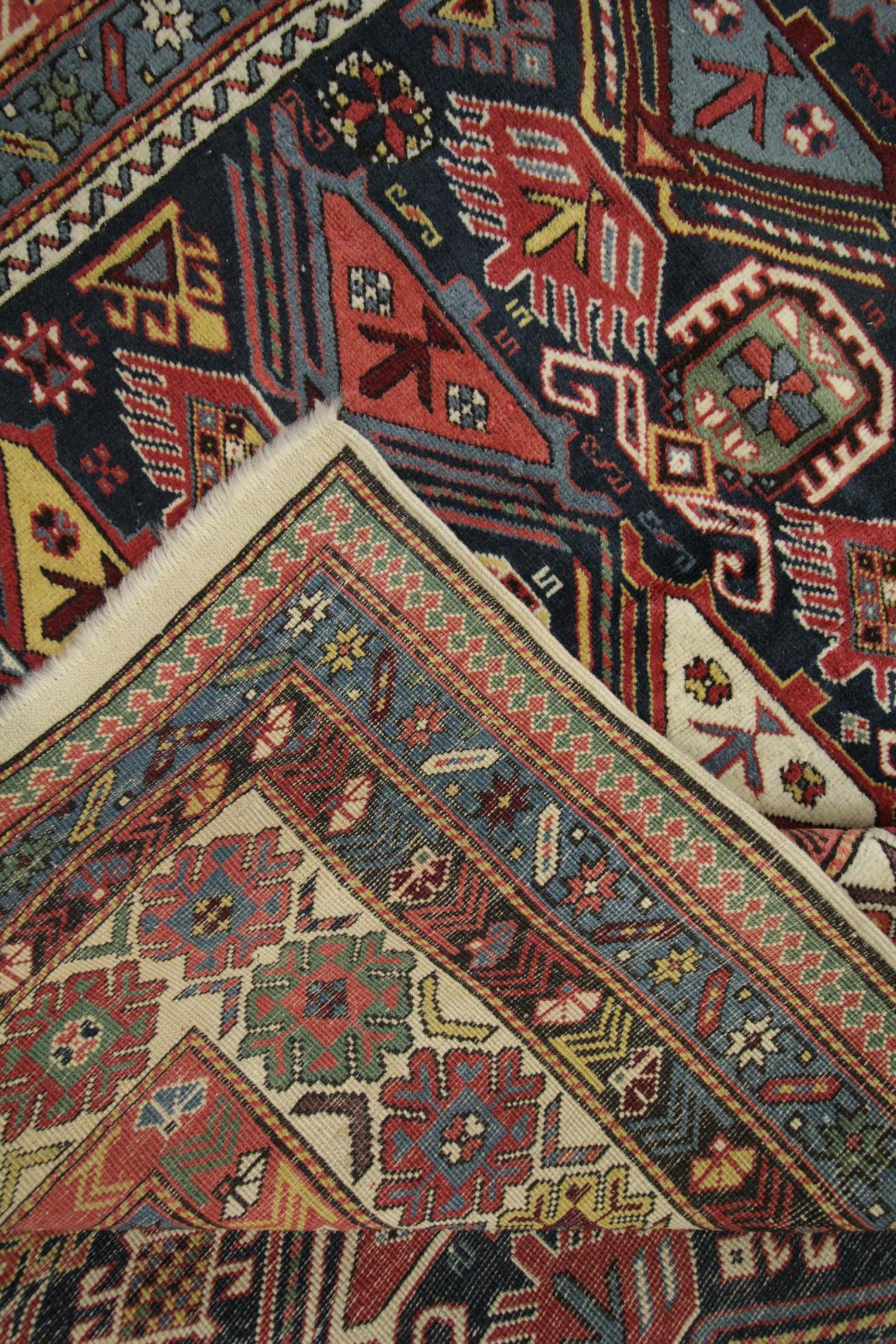 Antiker antiker Teppich, handgefertigter orientalischer kaukasischer Teppich, Wohnzimmerteppich im Angebot (Handgeknüpft) im Angebot