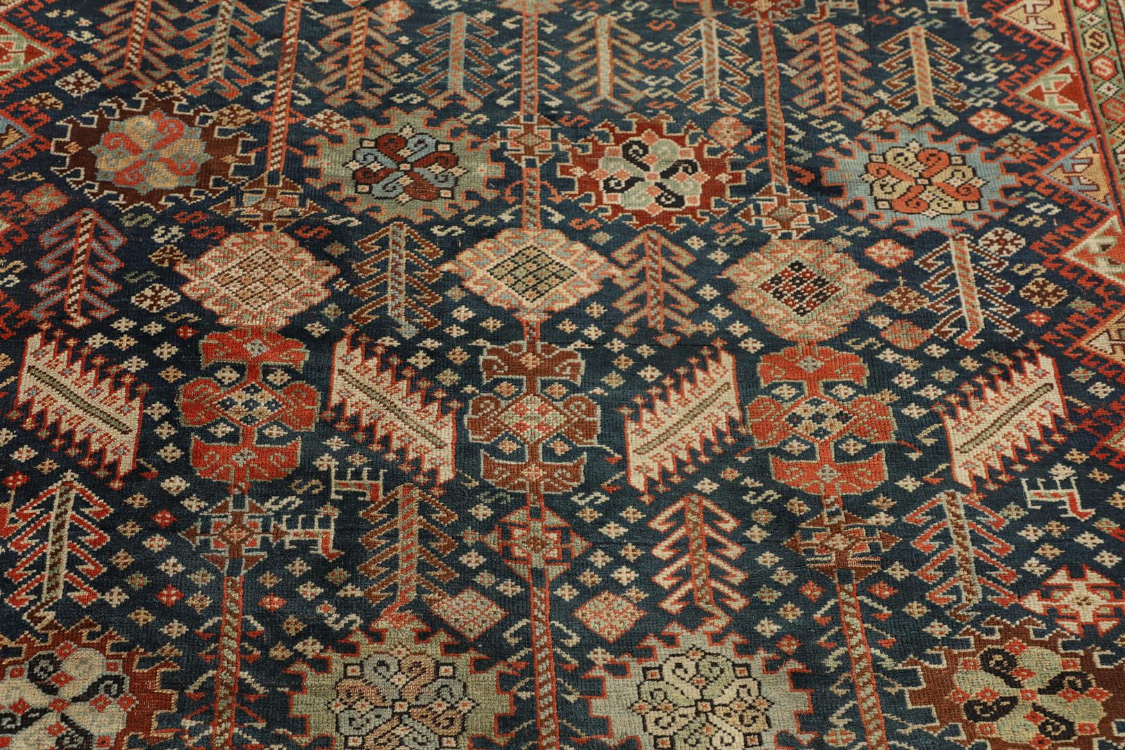 Antique Rug, Handmade Carpet Oriental Caucasian Rug, Living Room Rug for Sale In Excellent Condition For Sale In Hampshire, GB