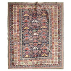 Antiker antiker Teppich, handgefertigter orientalischer kaukasischer Teppich, Wohnzimmerteppich im Angebot