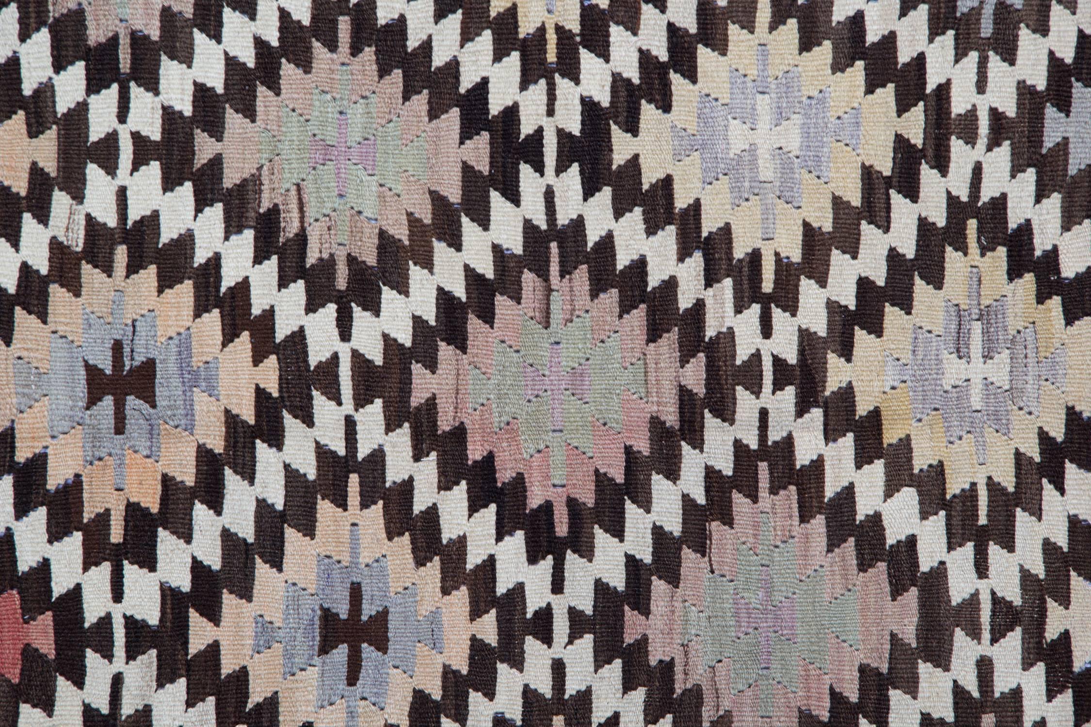 Antiker handgefertigter Teppich Türkischer Kelim Teppich Orientalische Teppiche im Zustand „Hervorragend“ im Angebot in Hampshire, GB