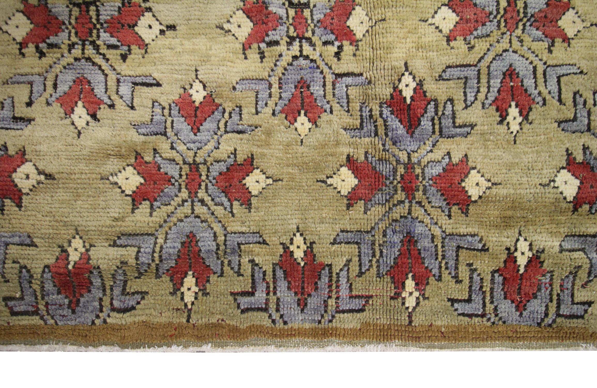 Antique Rug, Handmade Carpet, Turkish Rug Green Wool Oriental Carpet for Sale In Excellent Condition For Sale In Hampshire, GB