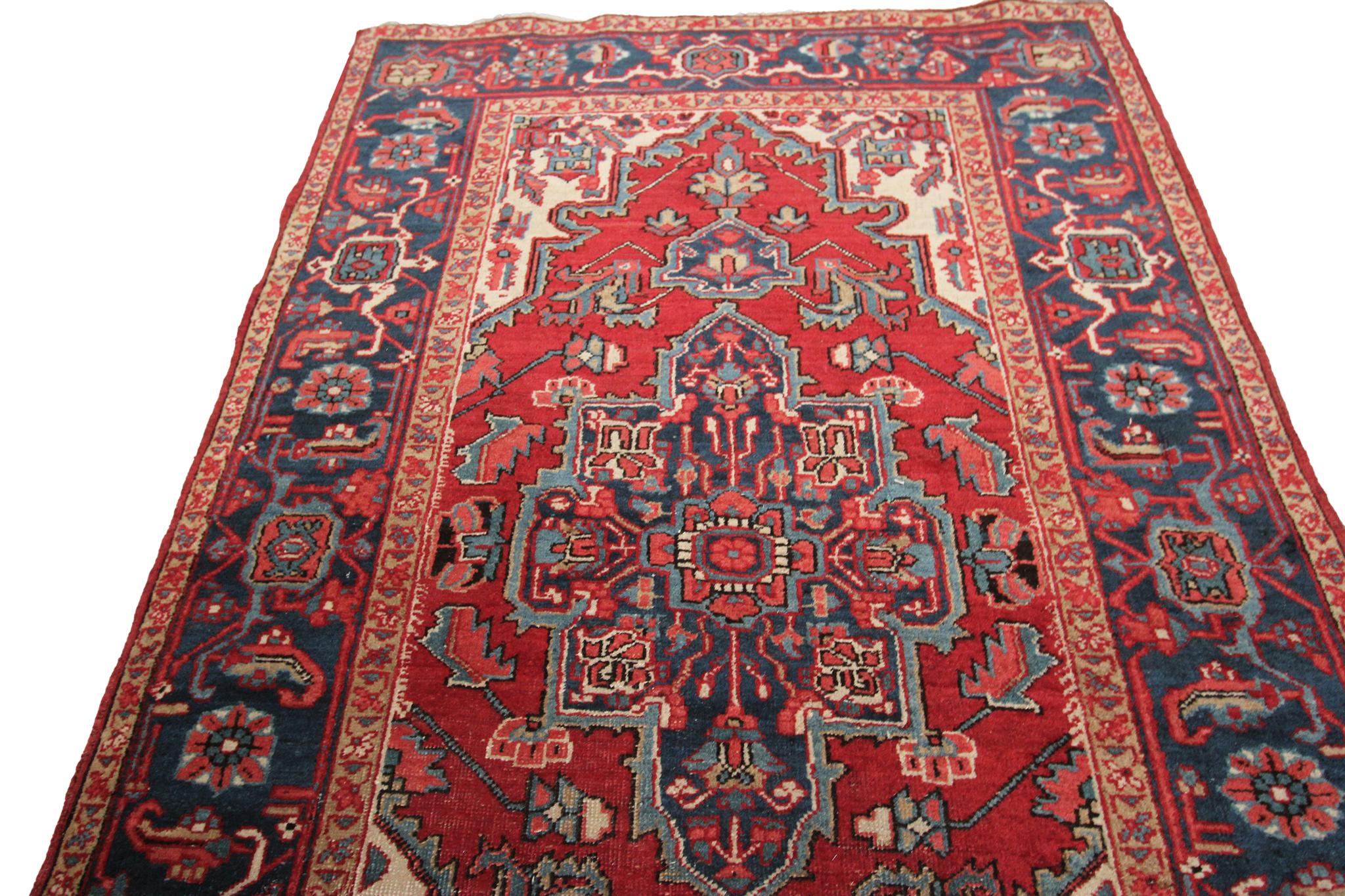 Antiker Heriz Serapi-Teppich 107cm x 160cm Orientalischer Teppich 4x5 in hoher Qualität 1920 (Handgeknüpft) im Angebot
