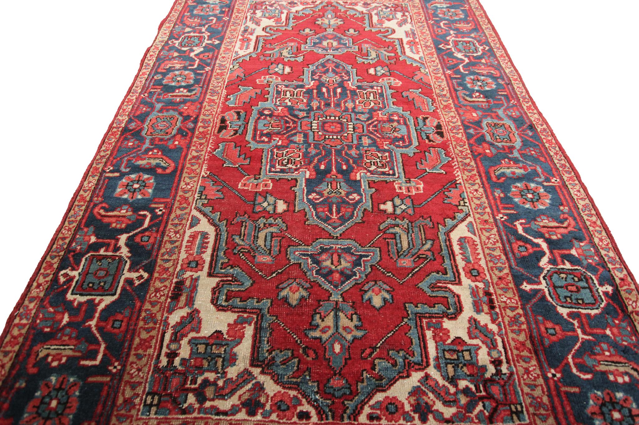 Antiker Heriz Serapi-Teppich 107cm x 160cm Orientalischer Teppich 4x5 in hoher Qualität 1920 (Wolle) im Angebot