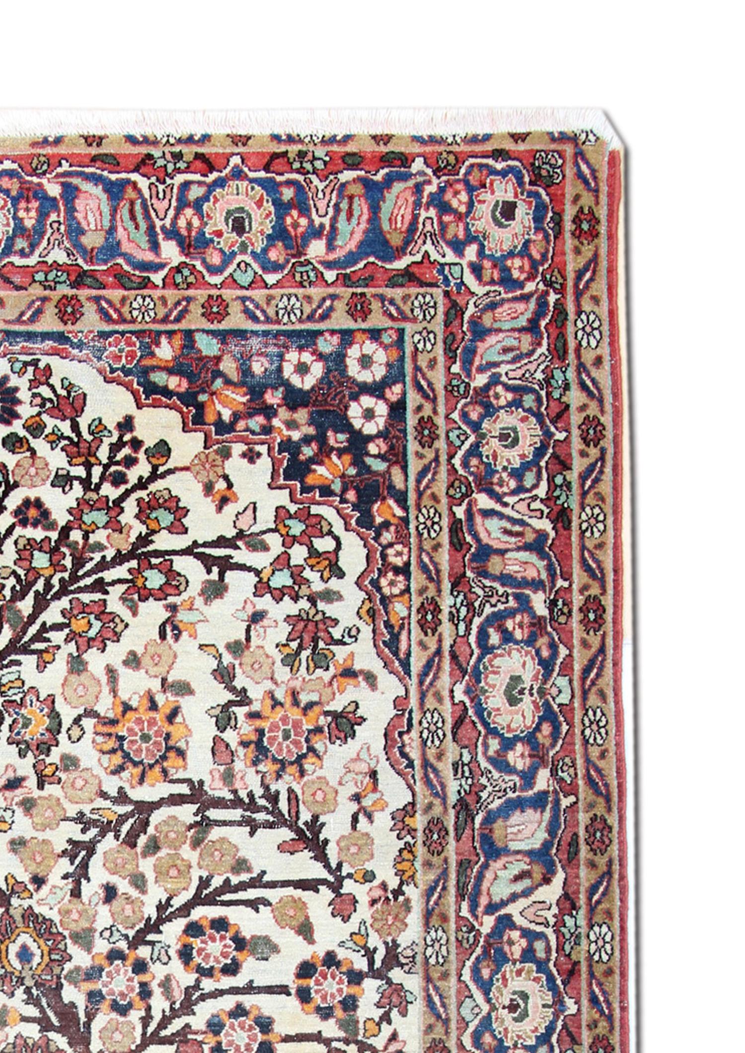 Antiker antiker Teppich Elfenbein Baum des Lebens Organischer handgewebter Orientteppich (Kaukasisch) im Angebot