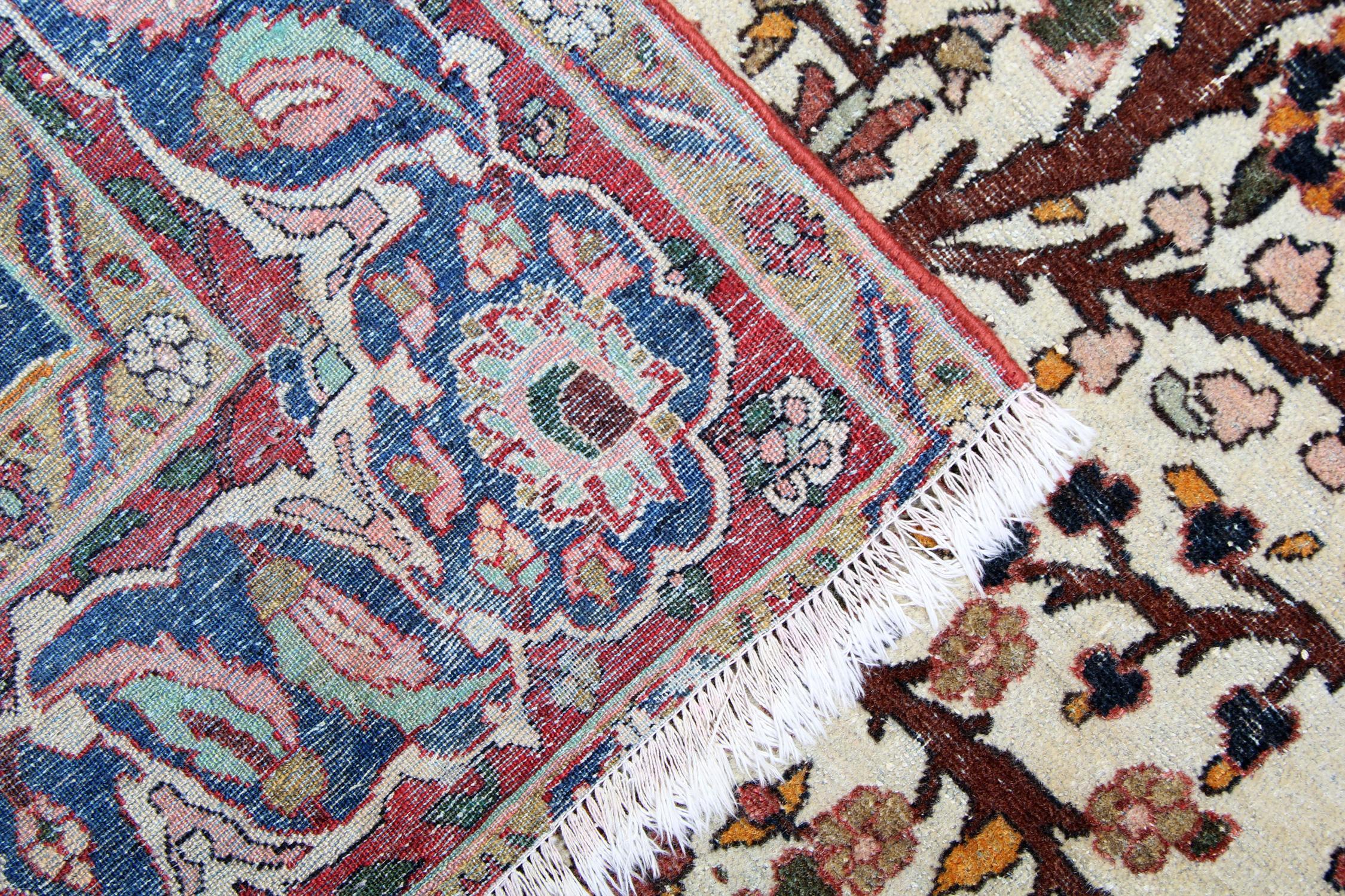 Antiker antiker Teppich Elfenbein Baum des Lebens Organischer handgewebter Orientteppich (Wolle) im Angebot