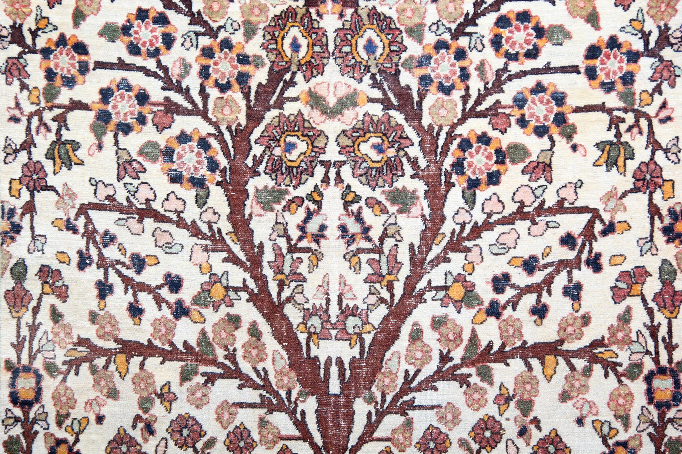 Antiker antiker Teppich Elfenbein Baum des Lebens Organischer handgewebter Orientteppich im Angebot 1