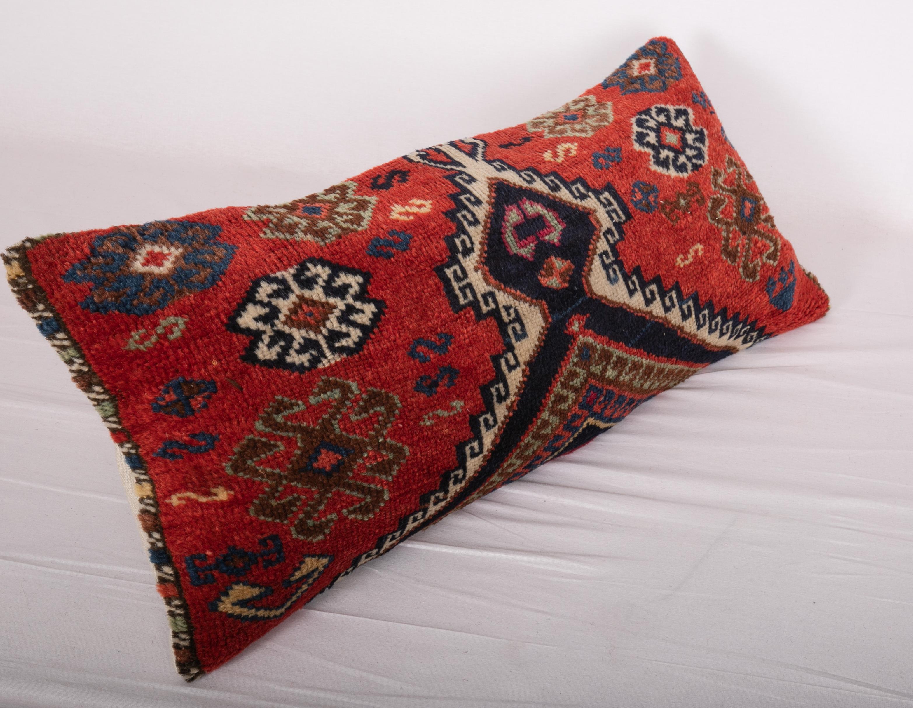 Antique Rug Pillow Case Made from an East Anatolian Rug Fragment, 19th Century In Good Condition For Sale In Istanbul, TR