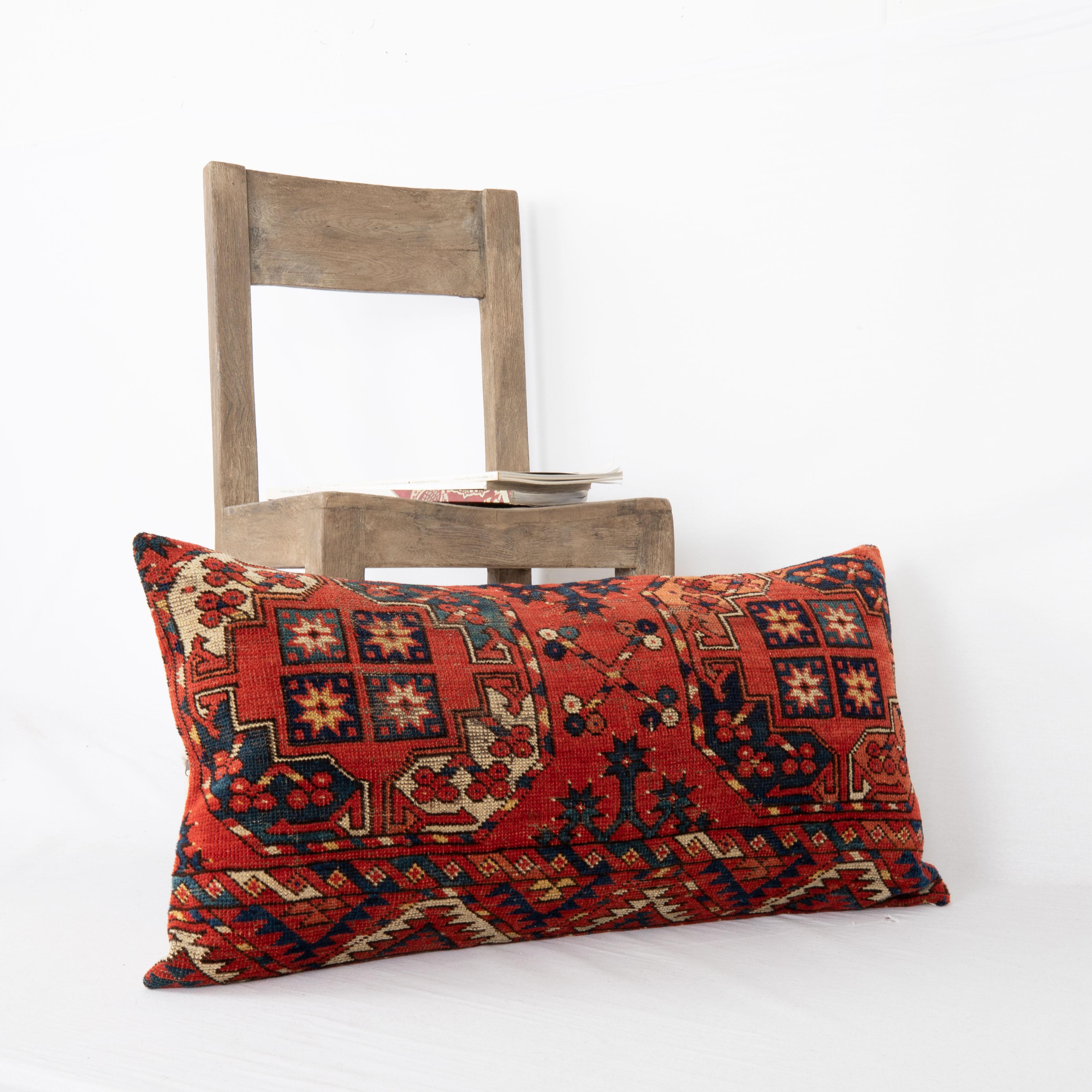 Antique Rug Pillowcase Made from a Mid-19th C. Turkmen Ersari Rug Fragment For Sale 3