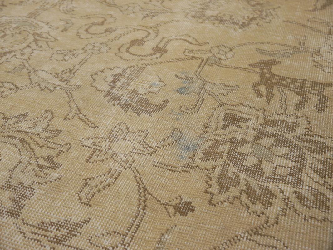 Tabriz Rug Room Size 8x11 ft Classic Vintage Muted Gray Beige Brown Hand Knotted (Handgeknüpft) im Angebot