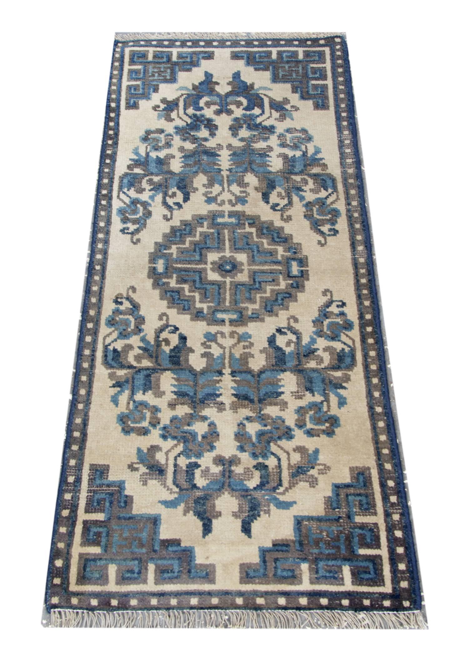 Antique rugs handmade carpet Chinese rugs with a great color combination. Blue and white rugs and runners for sale are the unique choice of patterned rugs. Most antique Oriental rugs are one of a kind as they are colorful carpets and rugs. This