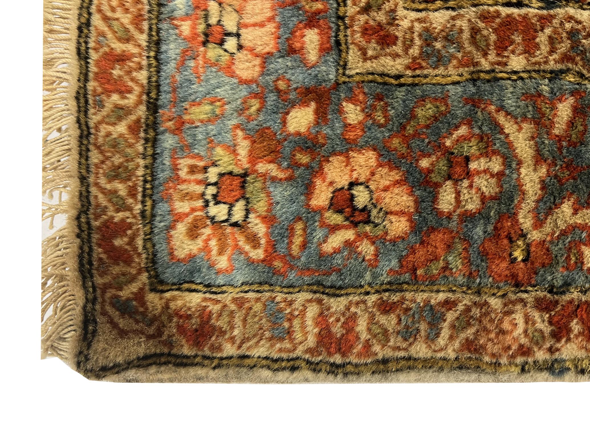 Late 19th Century Antique Rug Traditional Carpet Large Wool Living-Room Rug For Sale