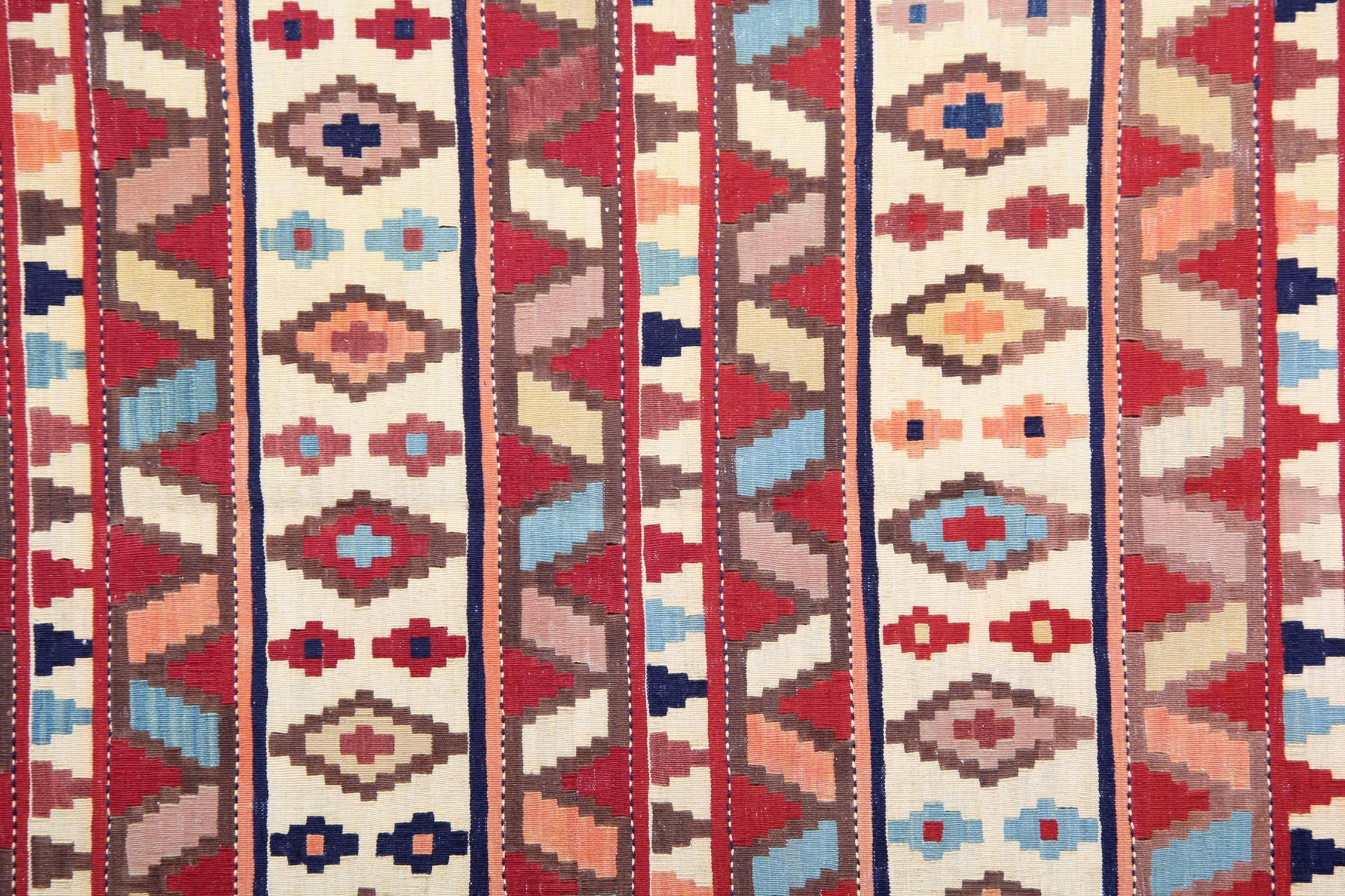 Antiker antiker Teppich, orientalischer Vintage-Teppich, gestreifter Kelim-Teppich Kaukasischer handgefertigter Teppich (Asiatisch) im Angebot
