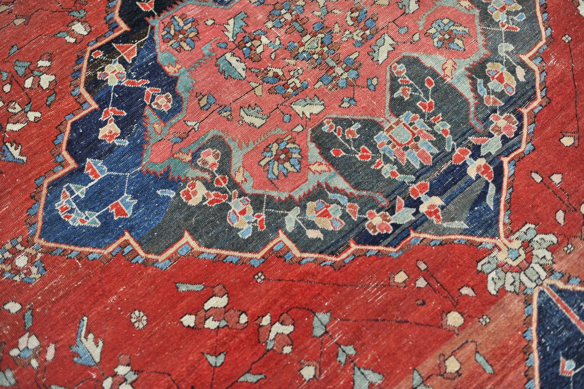 Antique Rug with Gorgeous Medallion and Variations of Strawberry Field, c.1910's For Sale 3