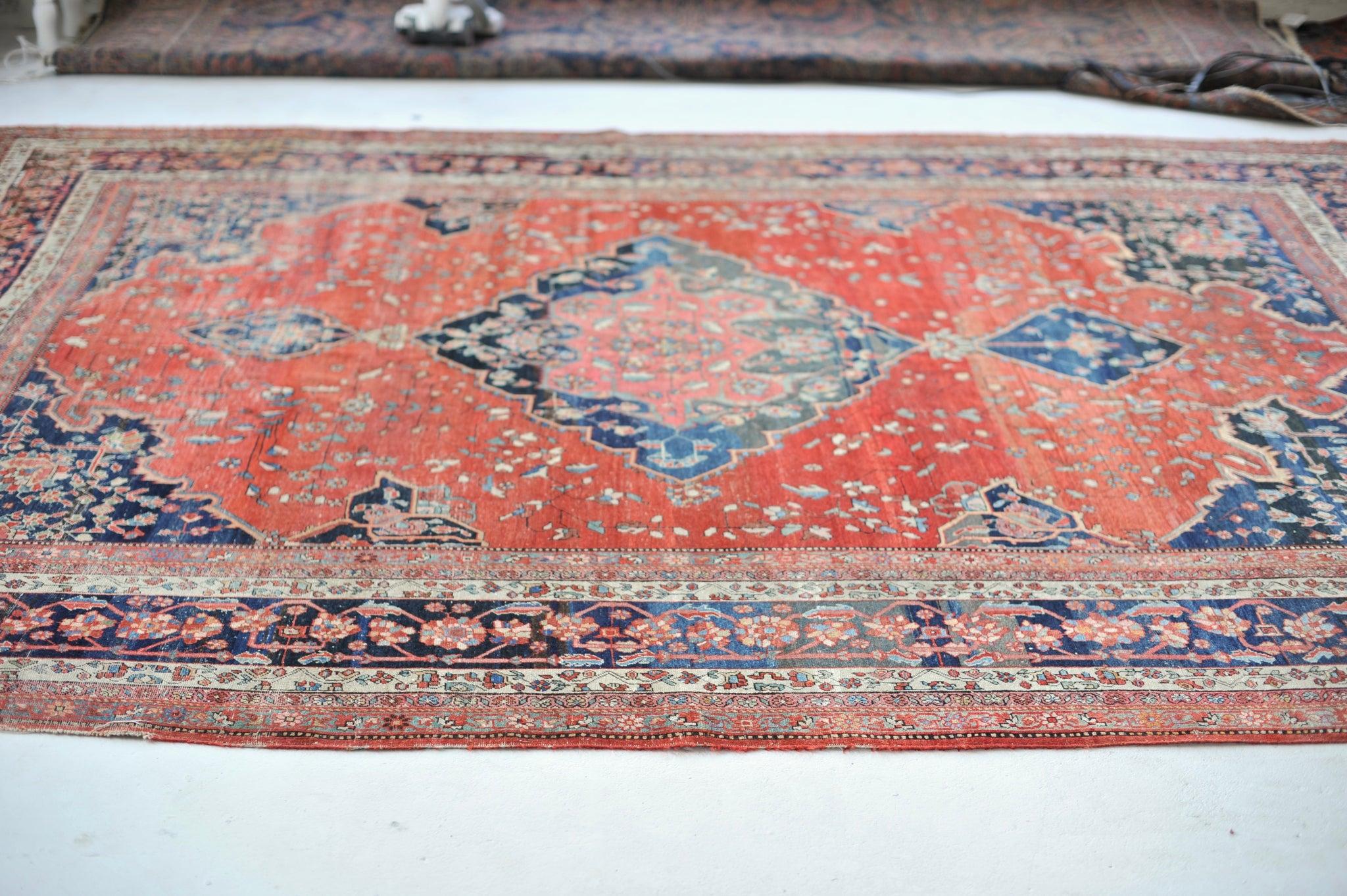 Antique Rug with Gorgeous Medallion and Variations of Strawberry Field, c.1910's For Sale 2